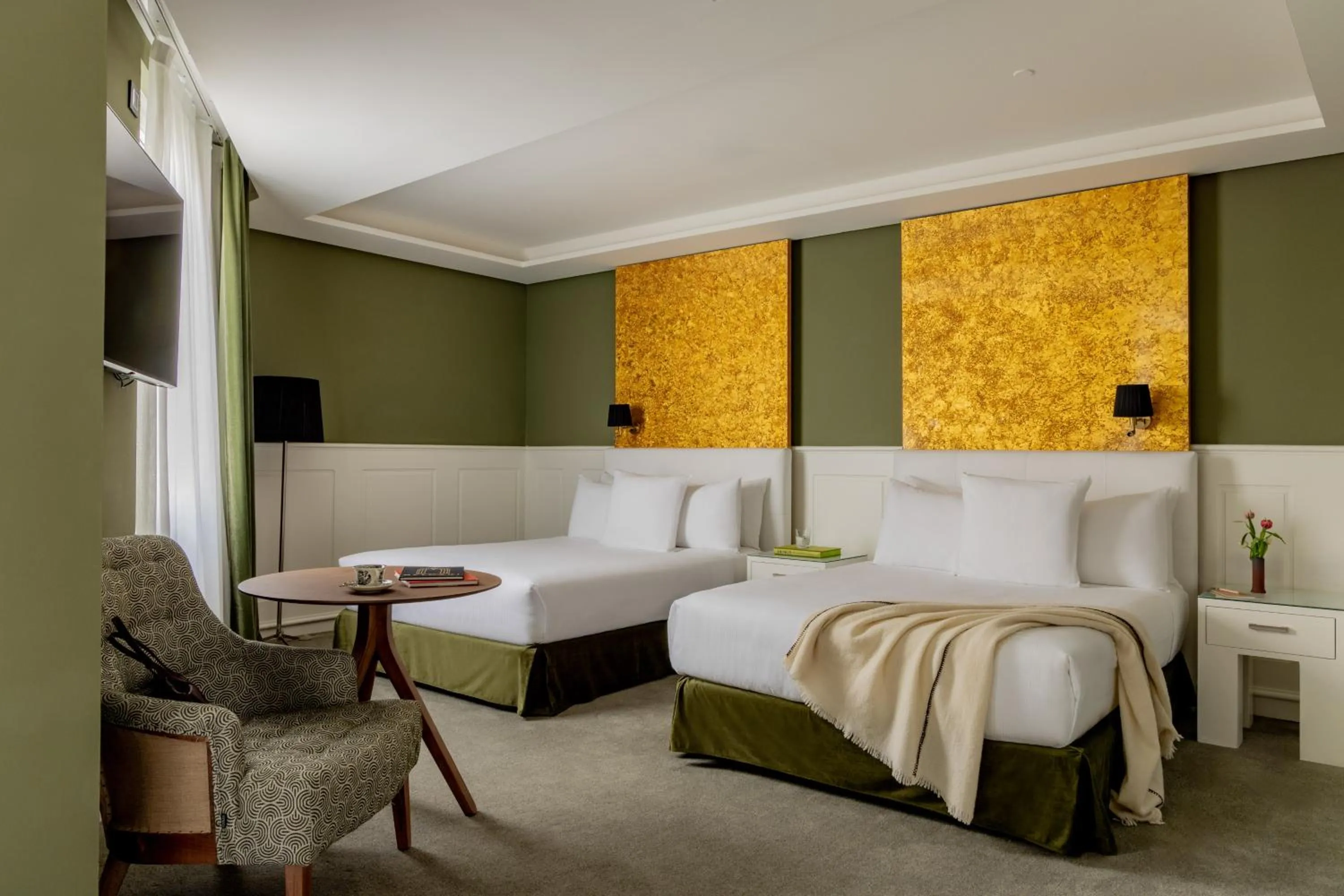 Photo of the whole room, Bed in Hotel Colón Gran Meliá - The Leading Hotels of the World