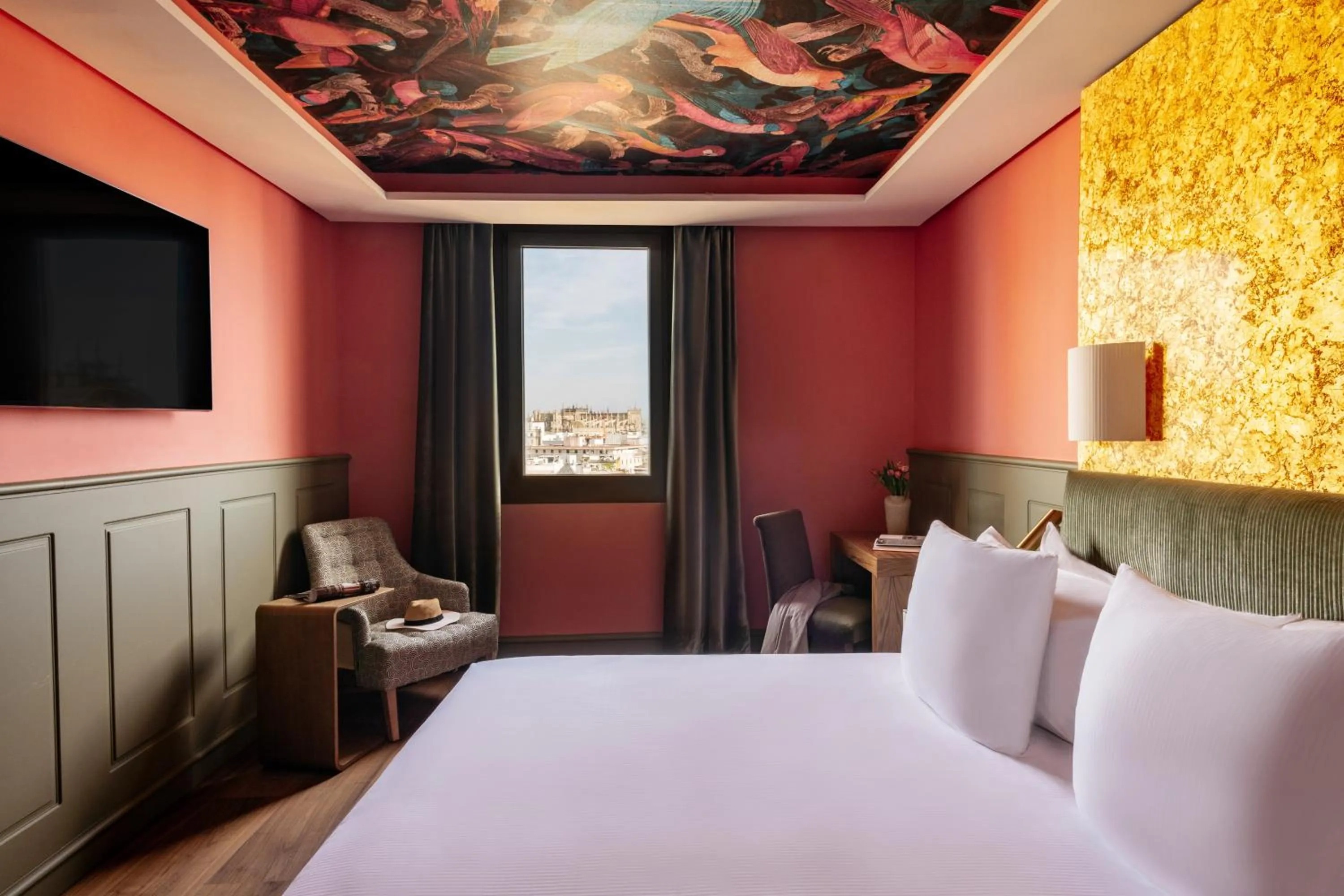 Bed in Hotel Colón Gran Meliá - The Leading Hotels of the World