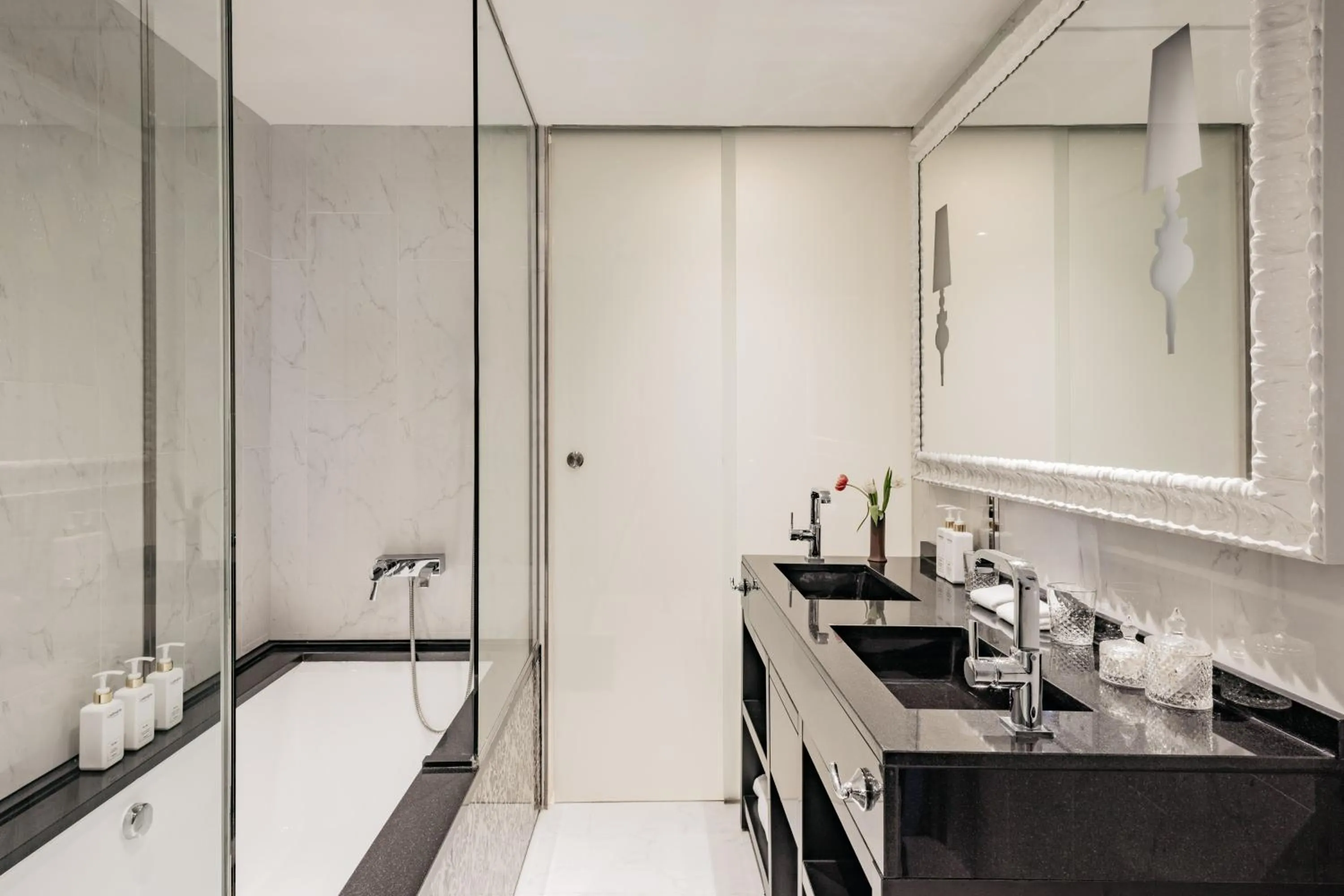 Shower in Hotel Colón Gran Meliá - The Leading Hotels of the World