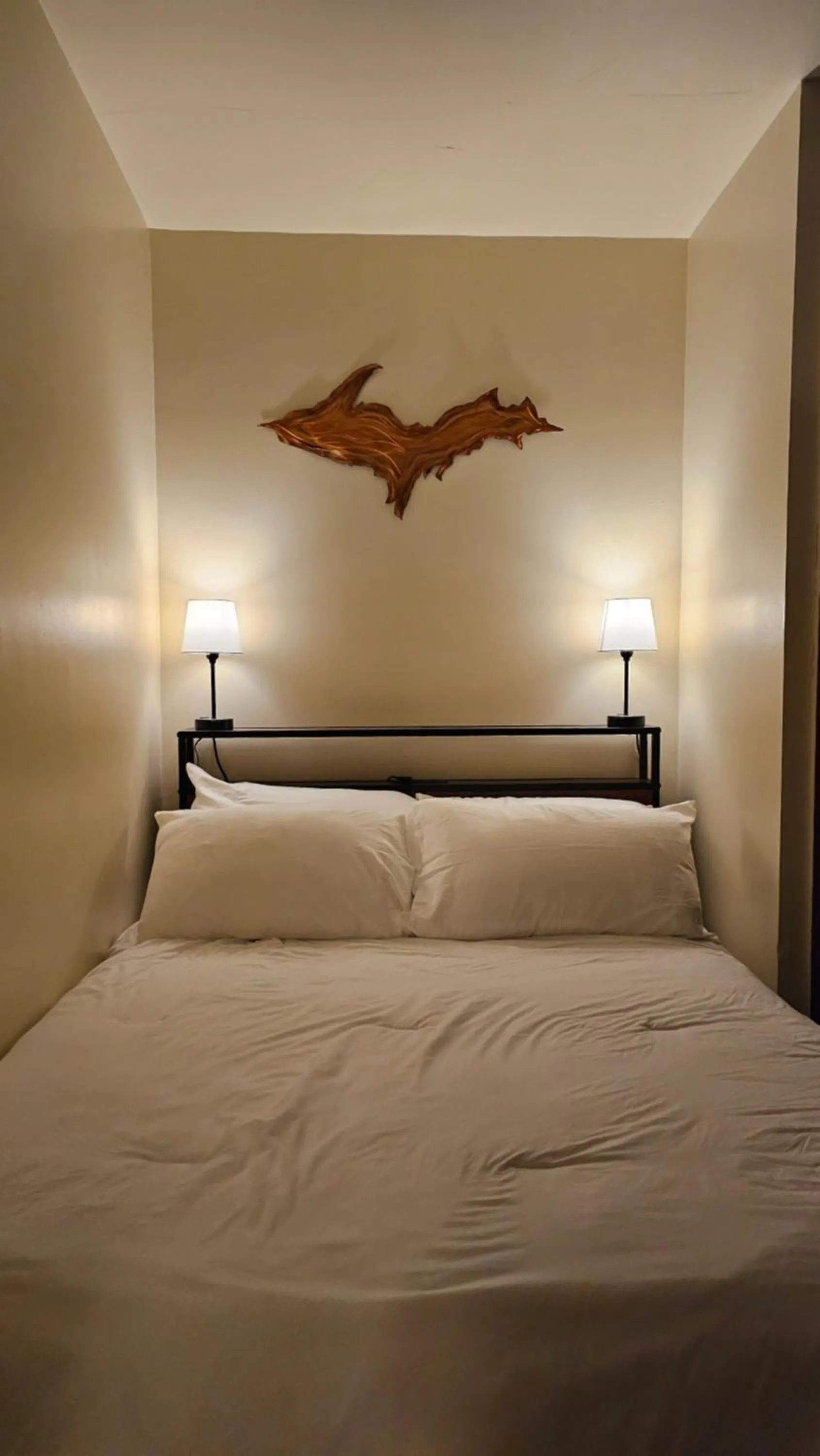 Bed in Daniell Manor