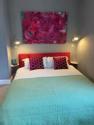 Double Room with Private Bathroom in The Castle Inn Bradford on Avon Double Room with Private Bathroom in The Castle Inn Bradford on Avon