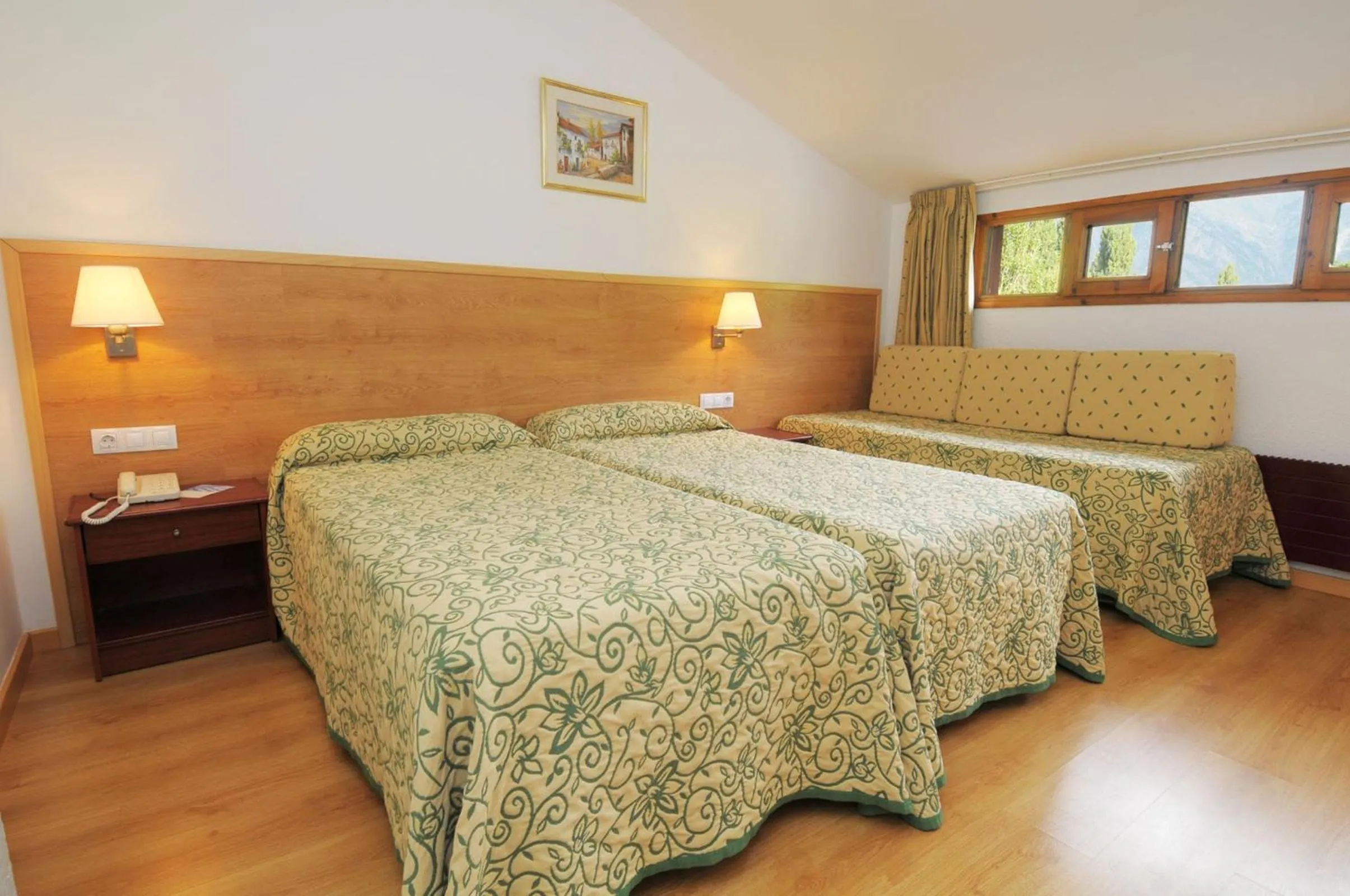 Triple Room in Evenia Monte Alba