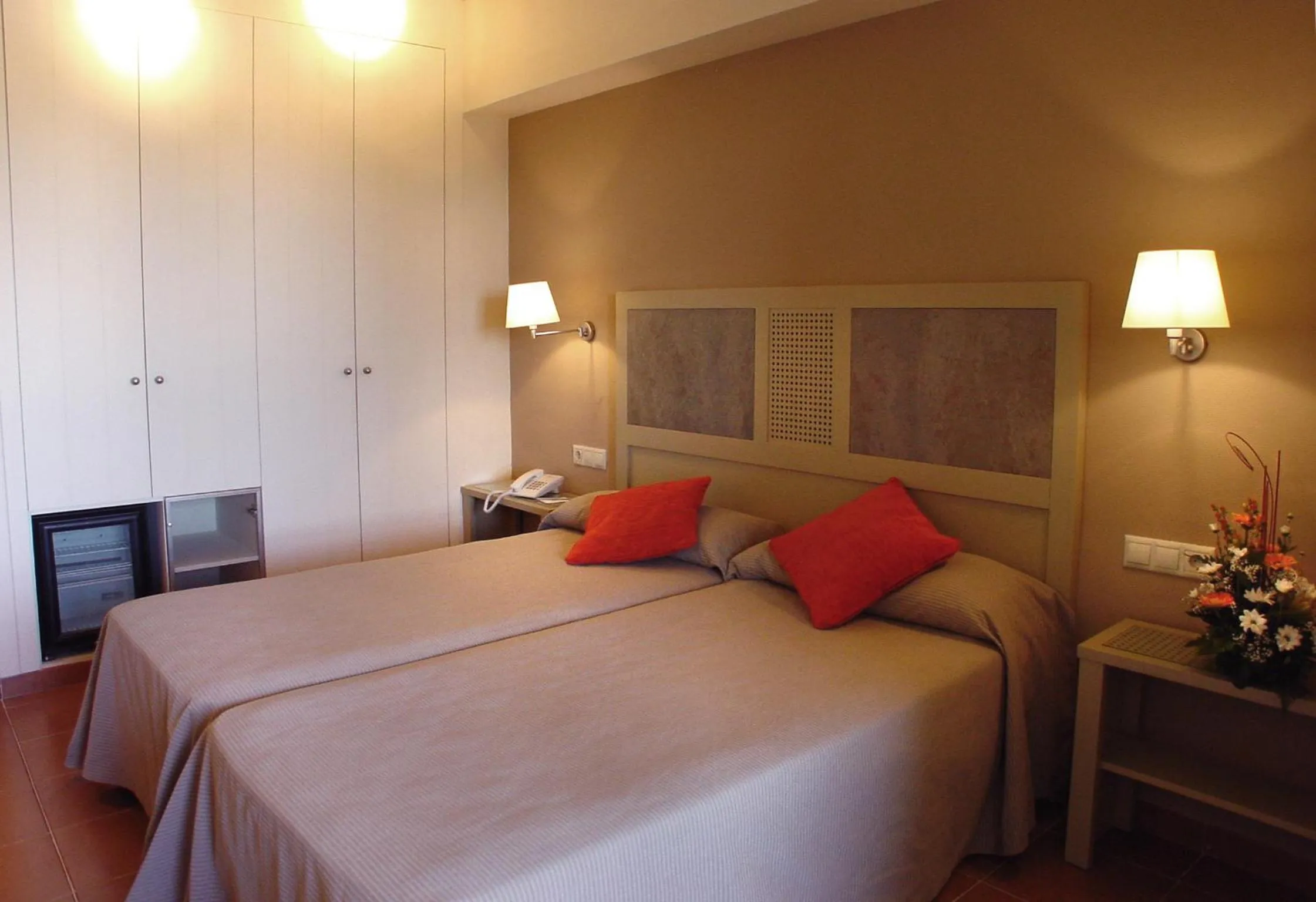 Photo of the whole room, Bed in Hotel Alcossebre