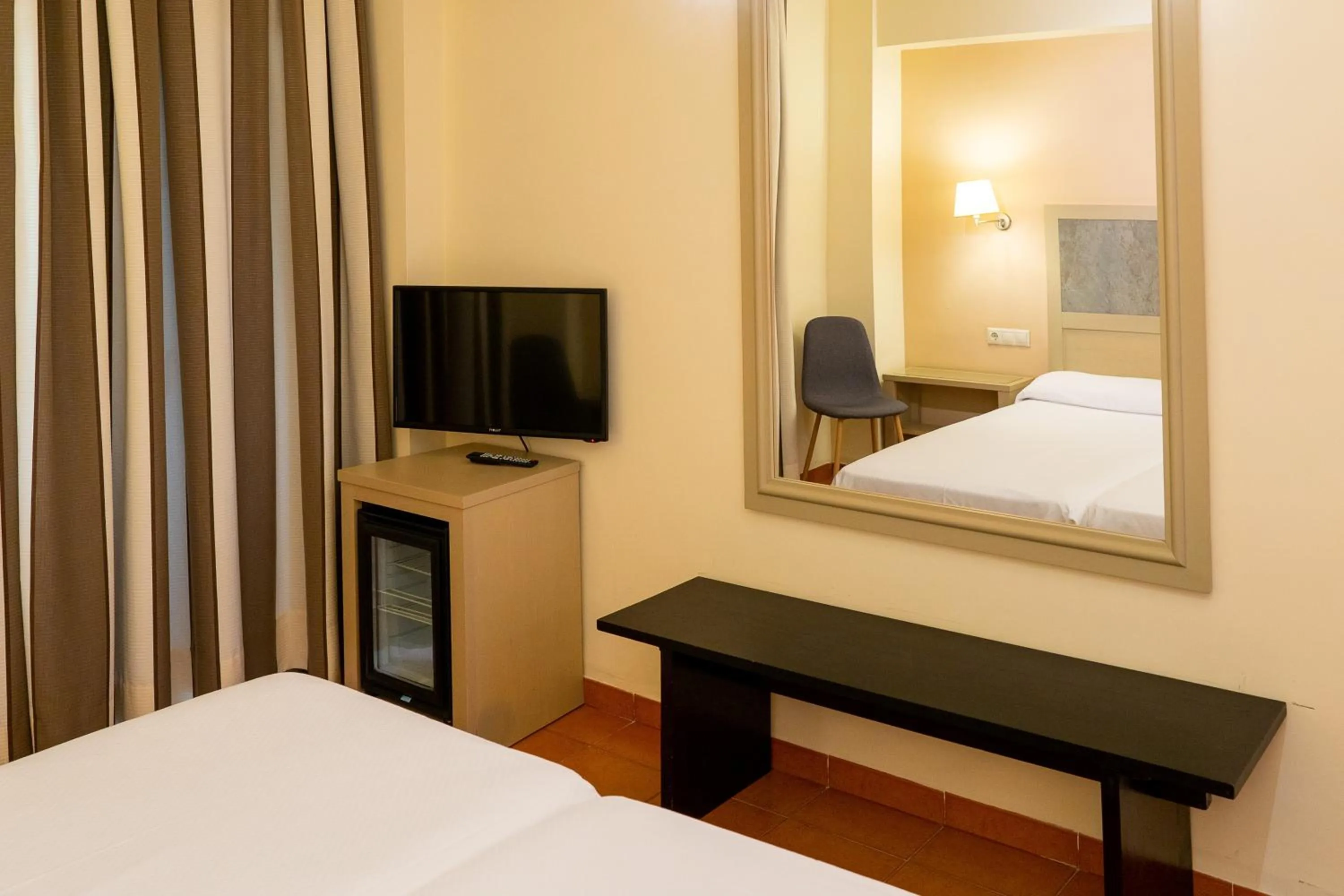 TV and multimedia, Bed in Hotel Alcossebre