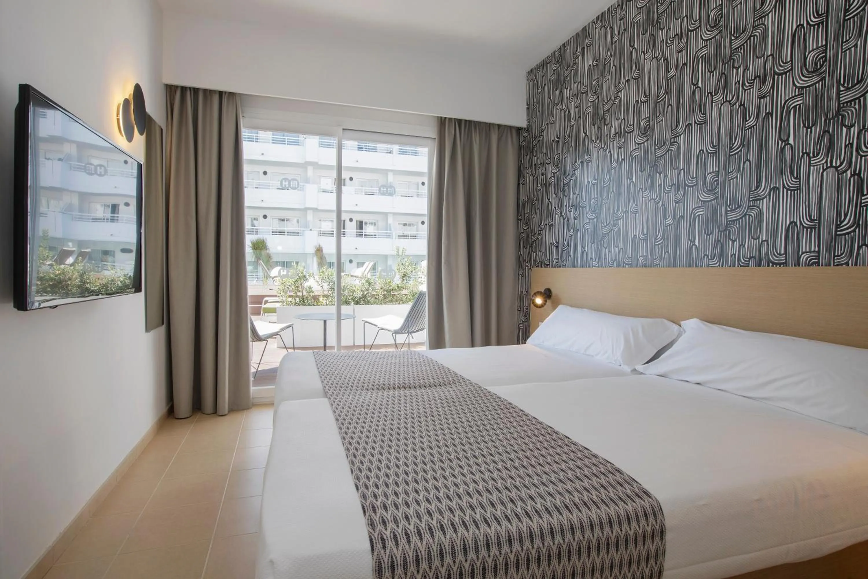 Bedroom, Bed in HM Martinique