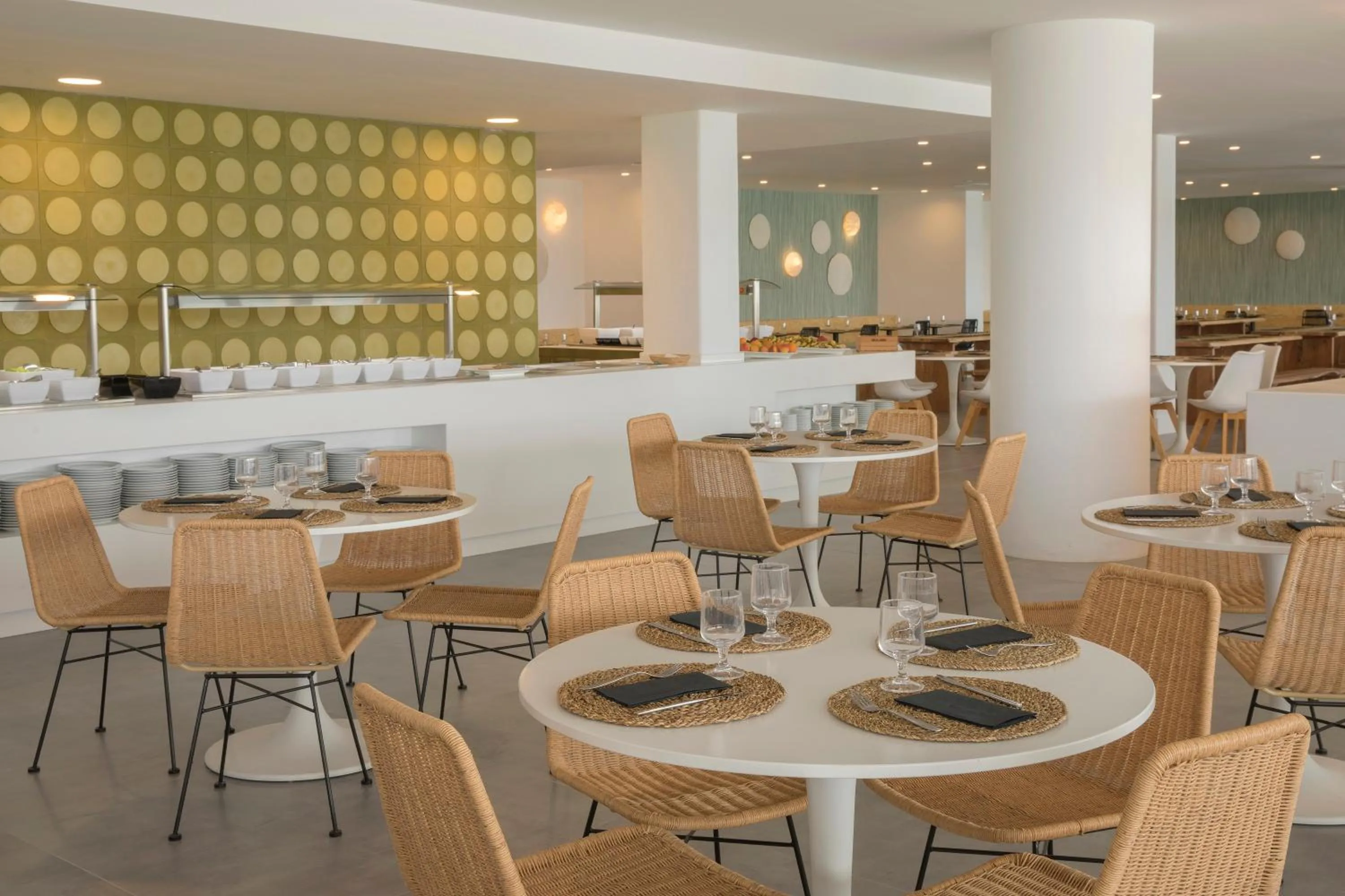 Restaurant/places to eat in HM Martinique