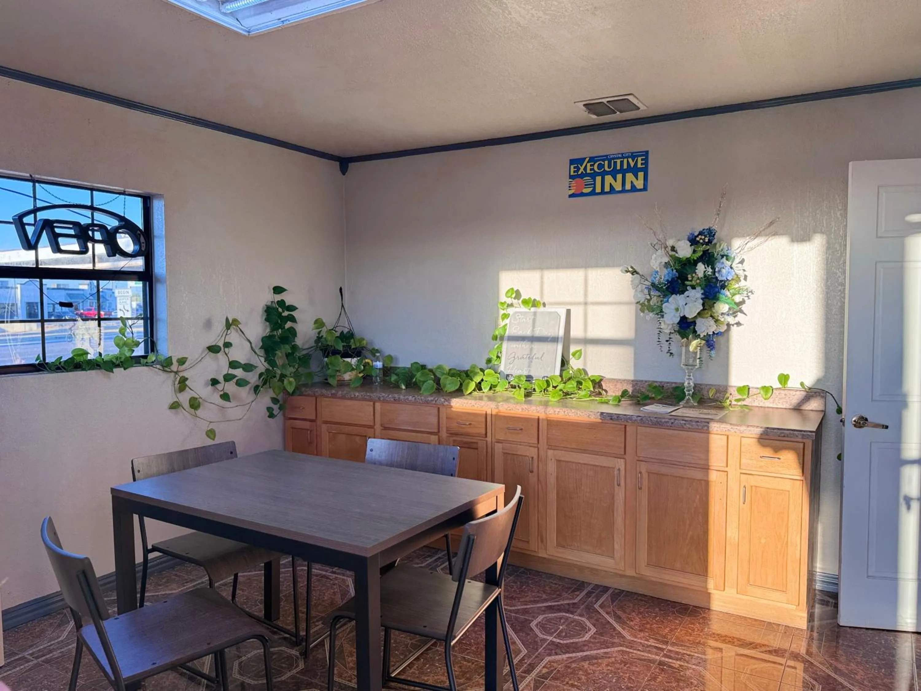 Lobby or reception in Executive inn