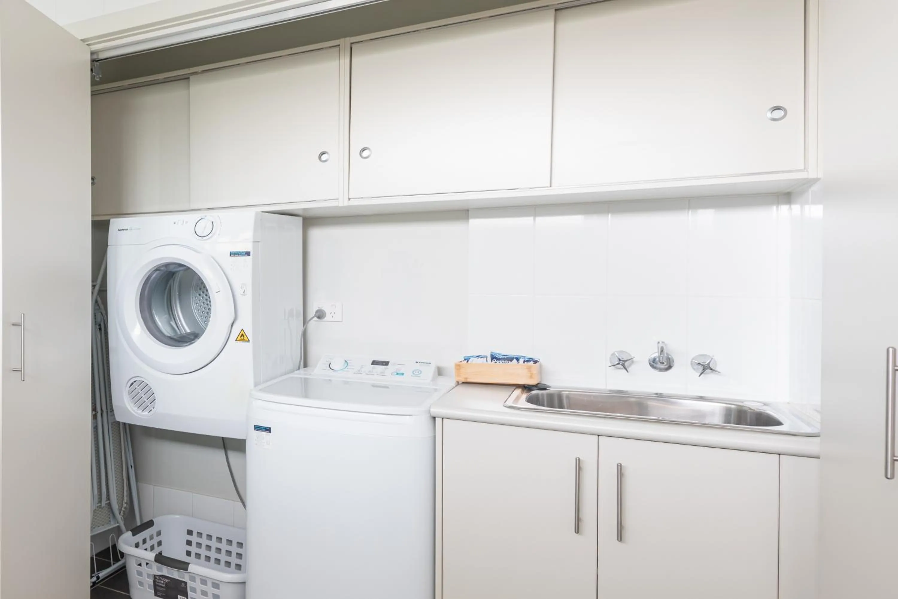 Warners Bay Apartments