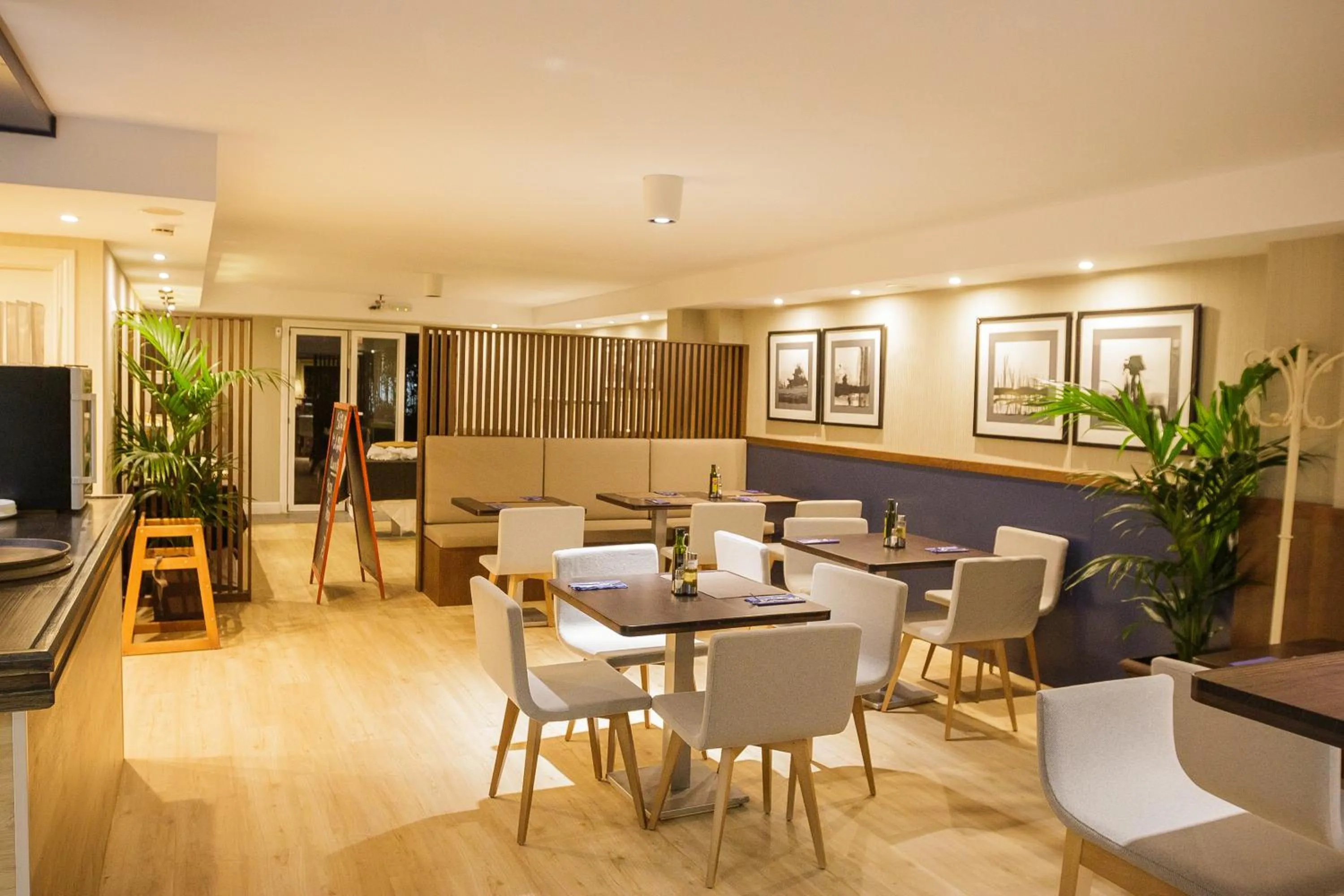 Restaurant/places to eat in Puerto Azul Marbella