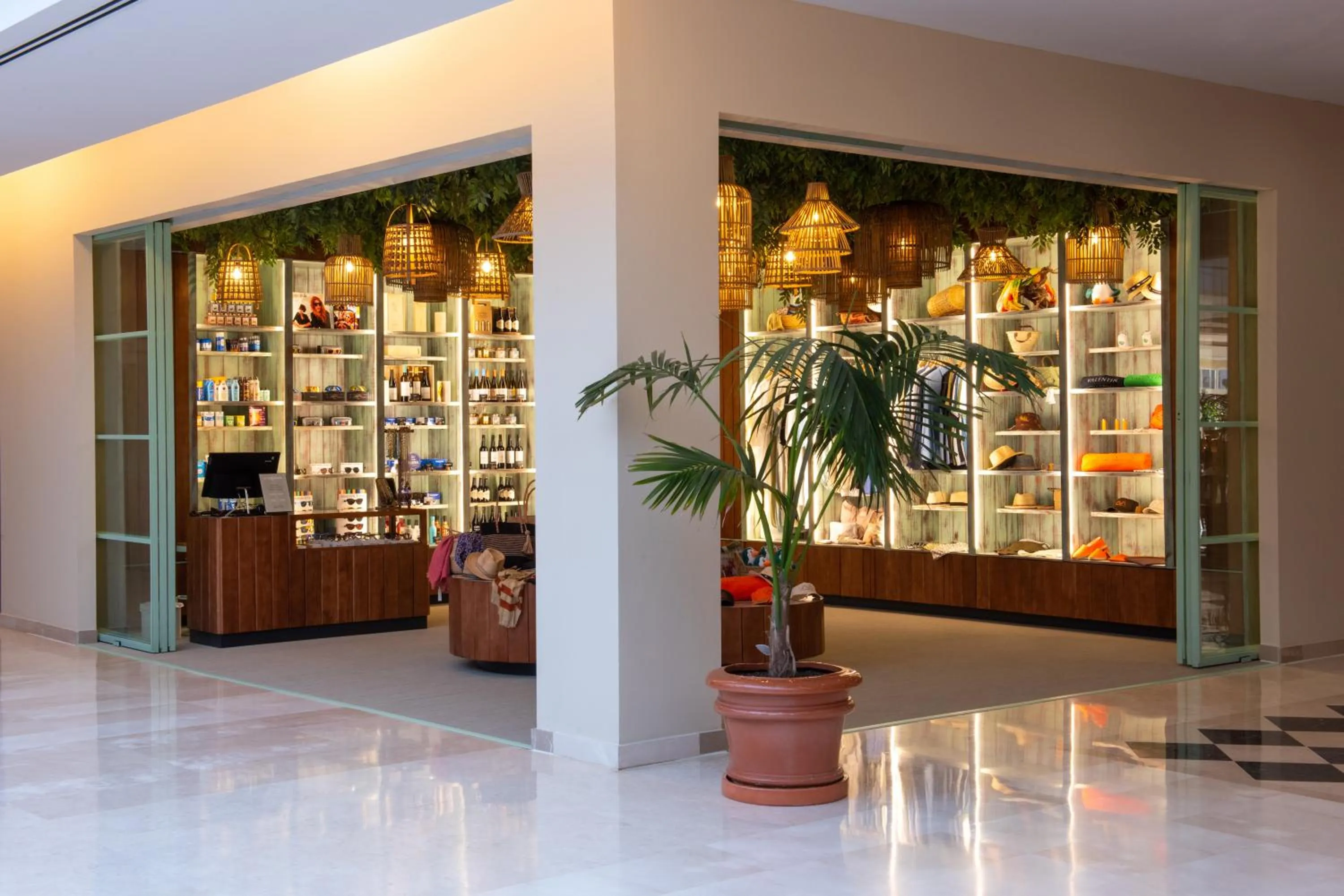 Shopping Area in Valentin Sancti Petri