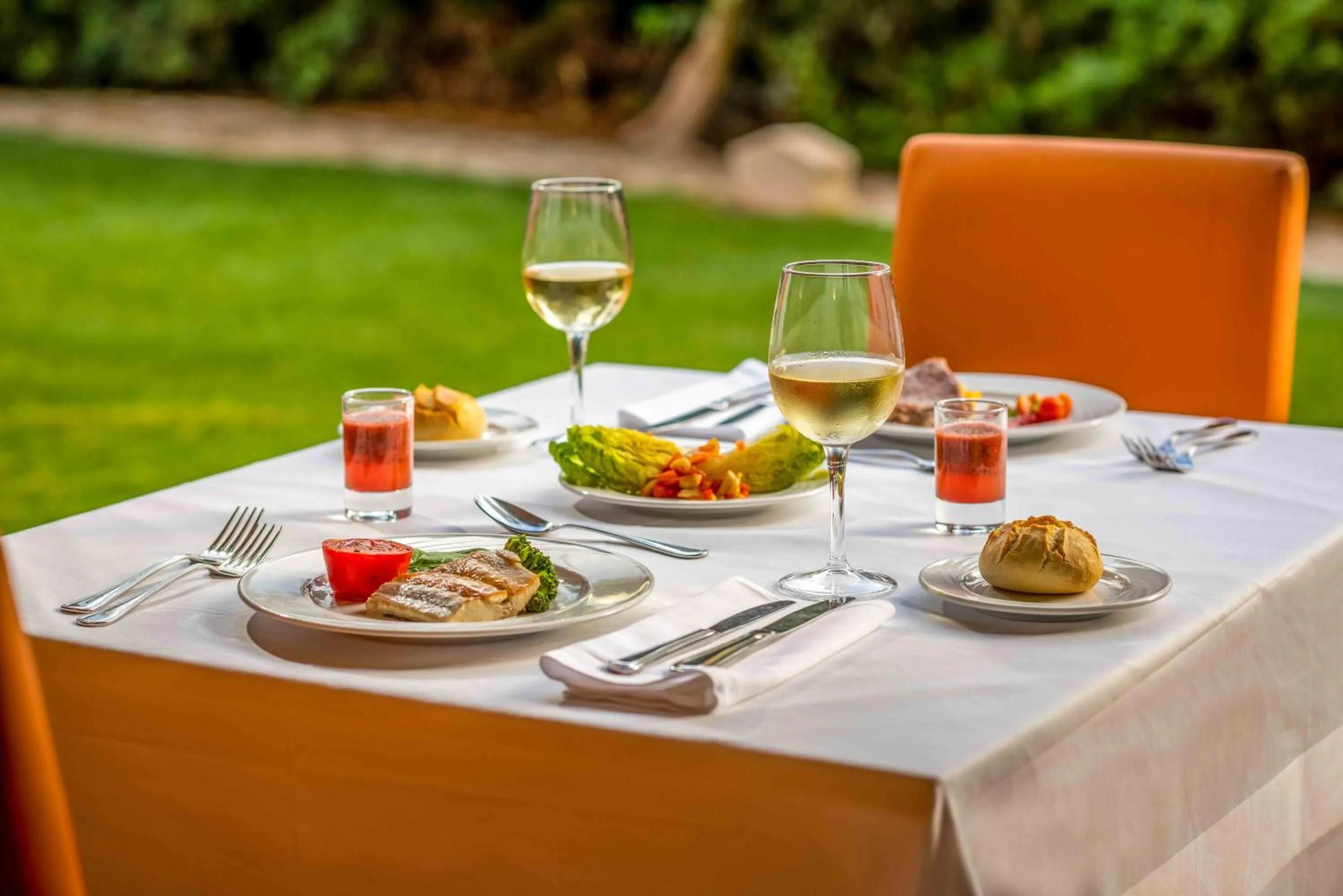 Dinner in Valentin Sancti Petri