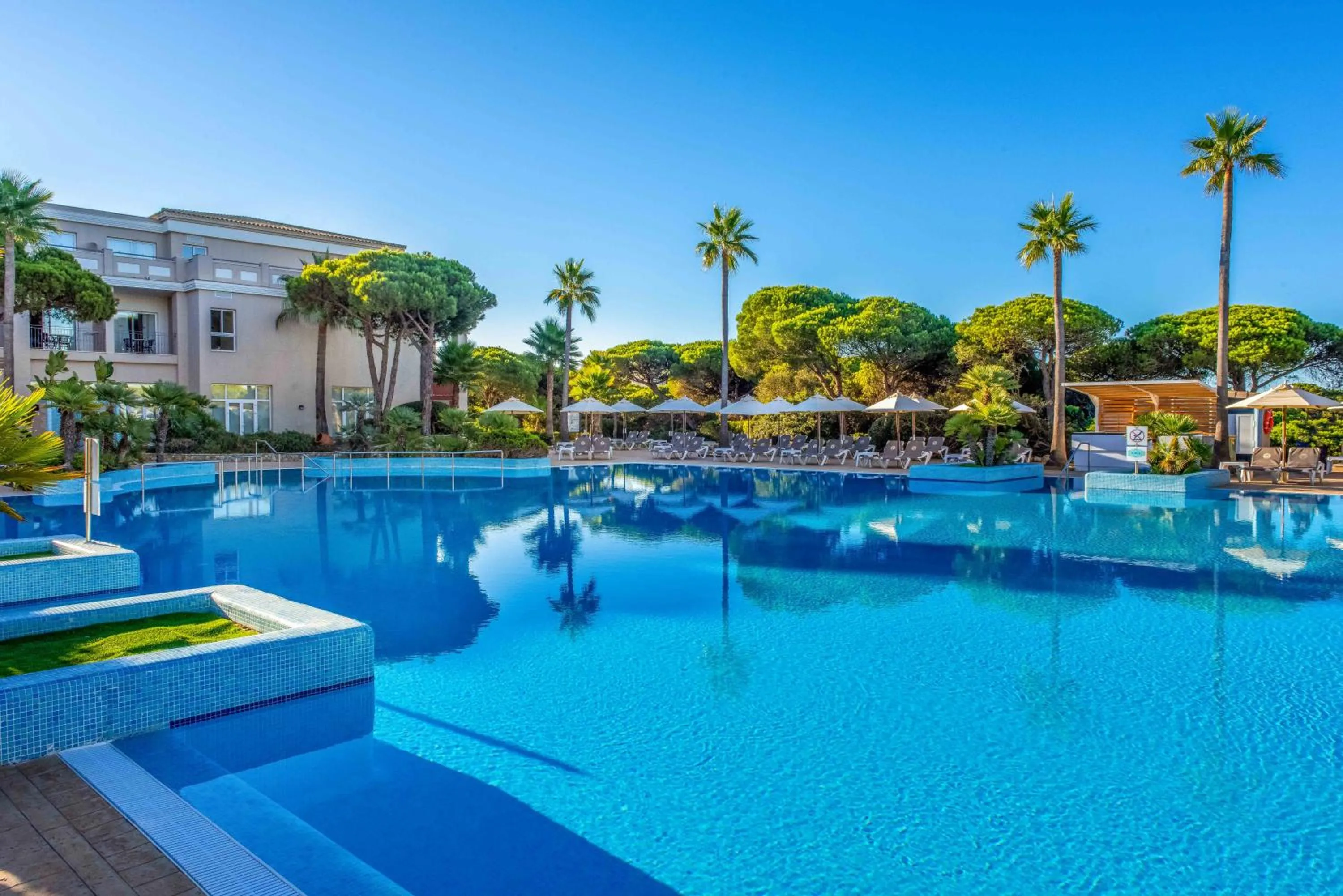 Swimming pool in Valentin Sancti Petri