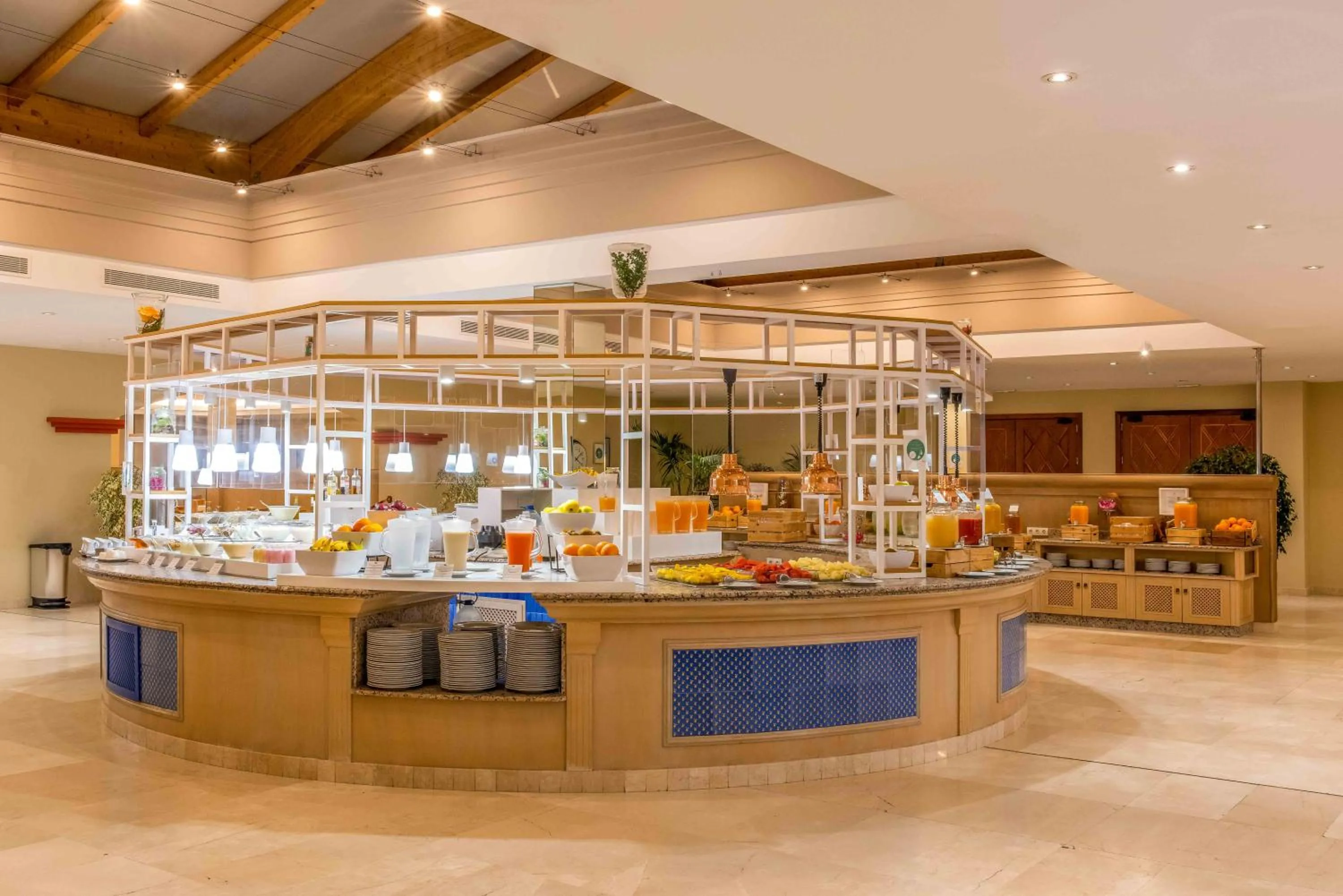 Restaurant/places to eat in Valentin Sancti Petri