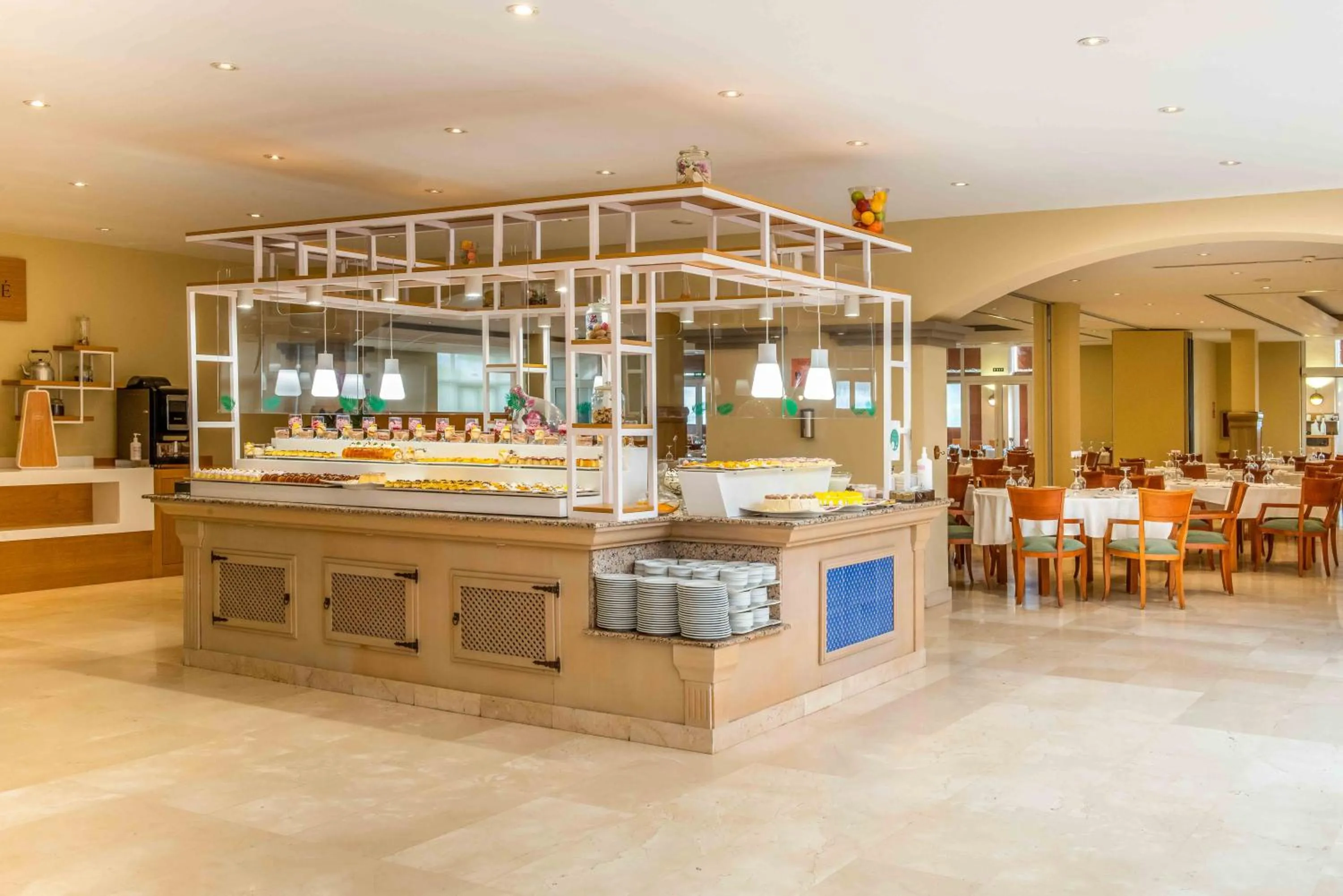 Restaurant/places to eat in Valentin Sancti Petri