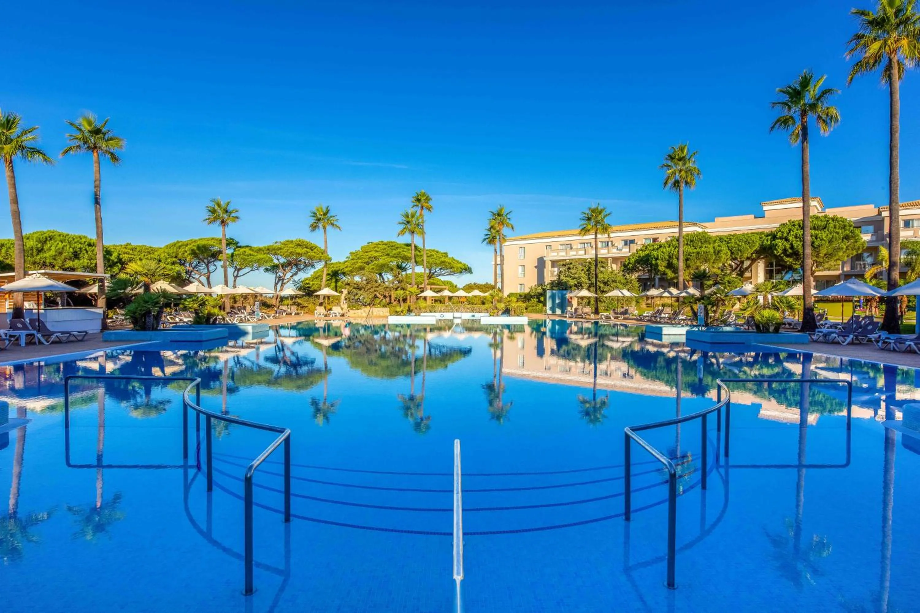 Swimming pool in Valentin Sancti Petri