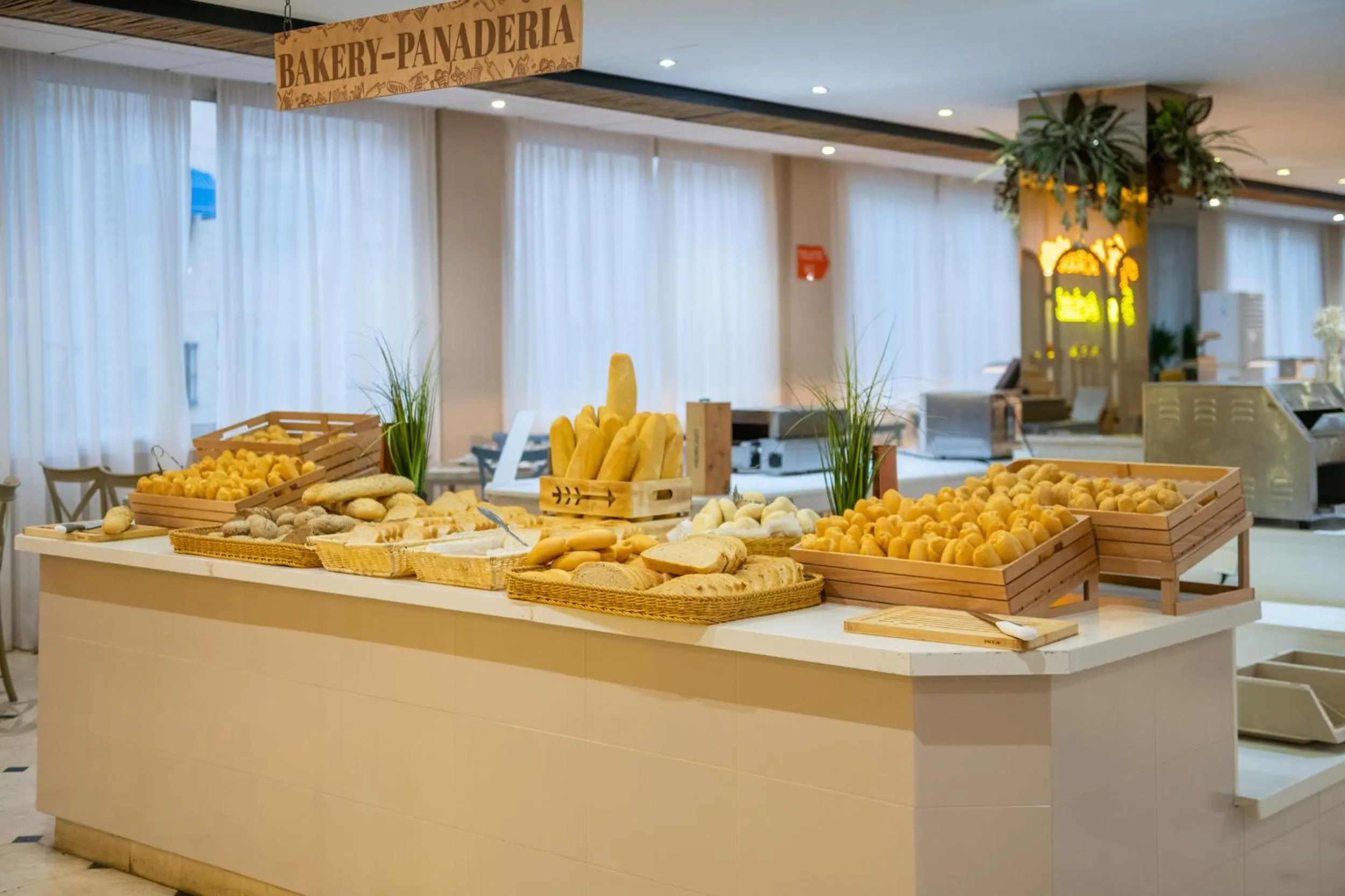 Restaurant/places to eat in Hotel Parasol by Dorobe