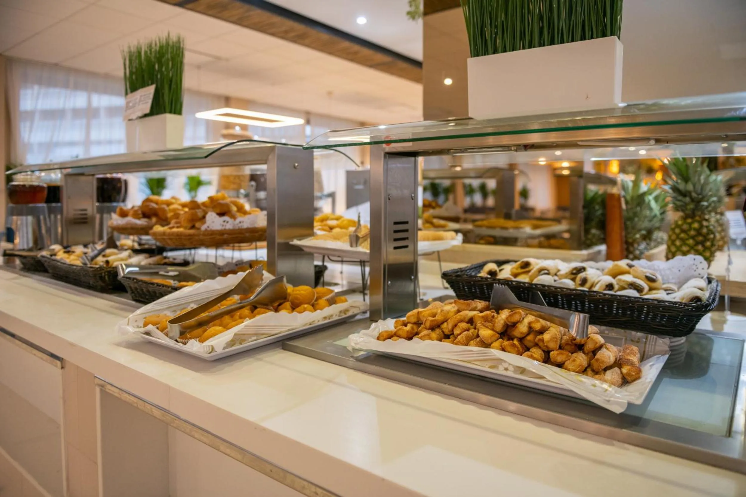 Restaurant/places to eat in Hotel Parasol by Dorobe