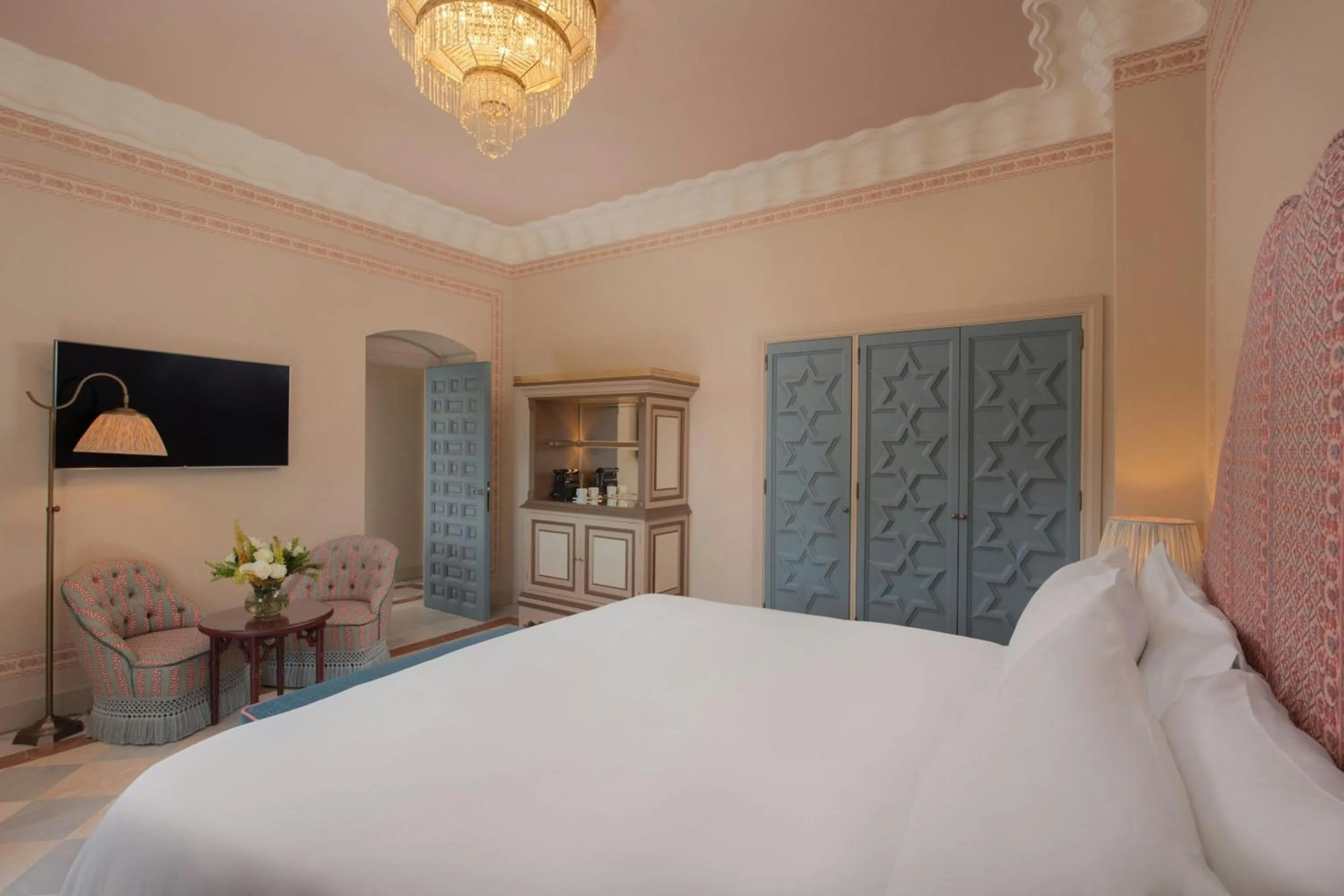 Bedroom, Bed in Hotel Alfonso XIII, a Luxury Collection Hotel, Seville