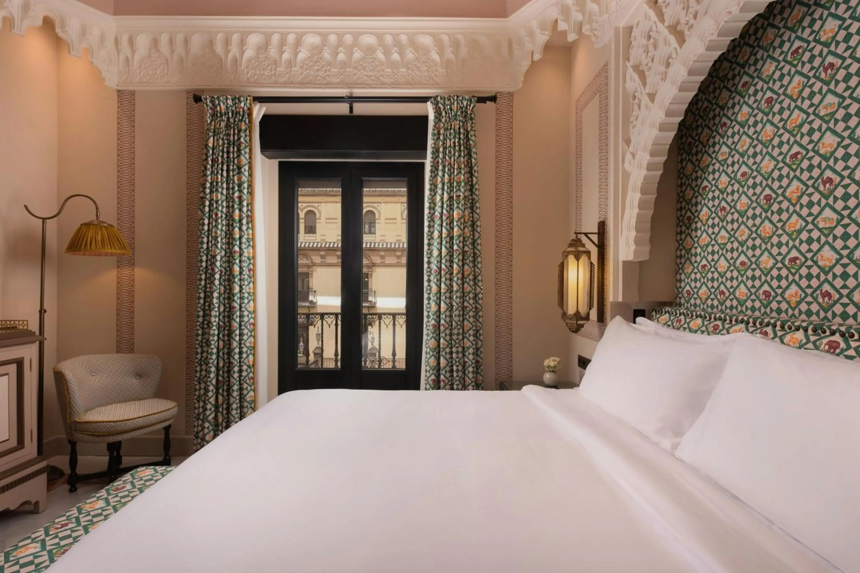 Bedroom, Bed in Hotel Alfonso XIII, a Luxury Collection Hotel, Seville