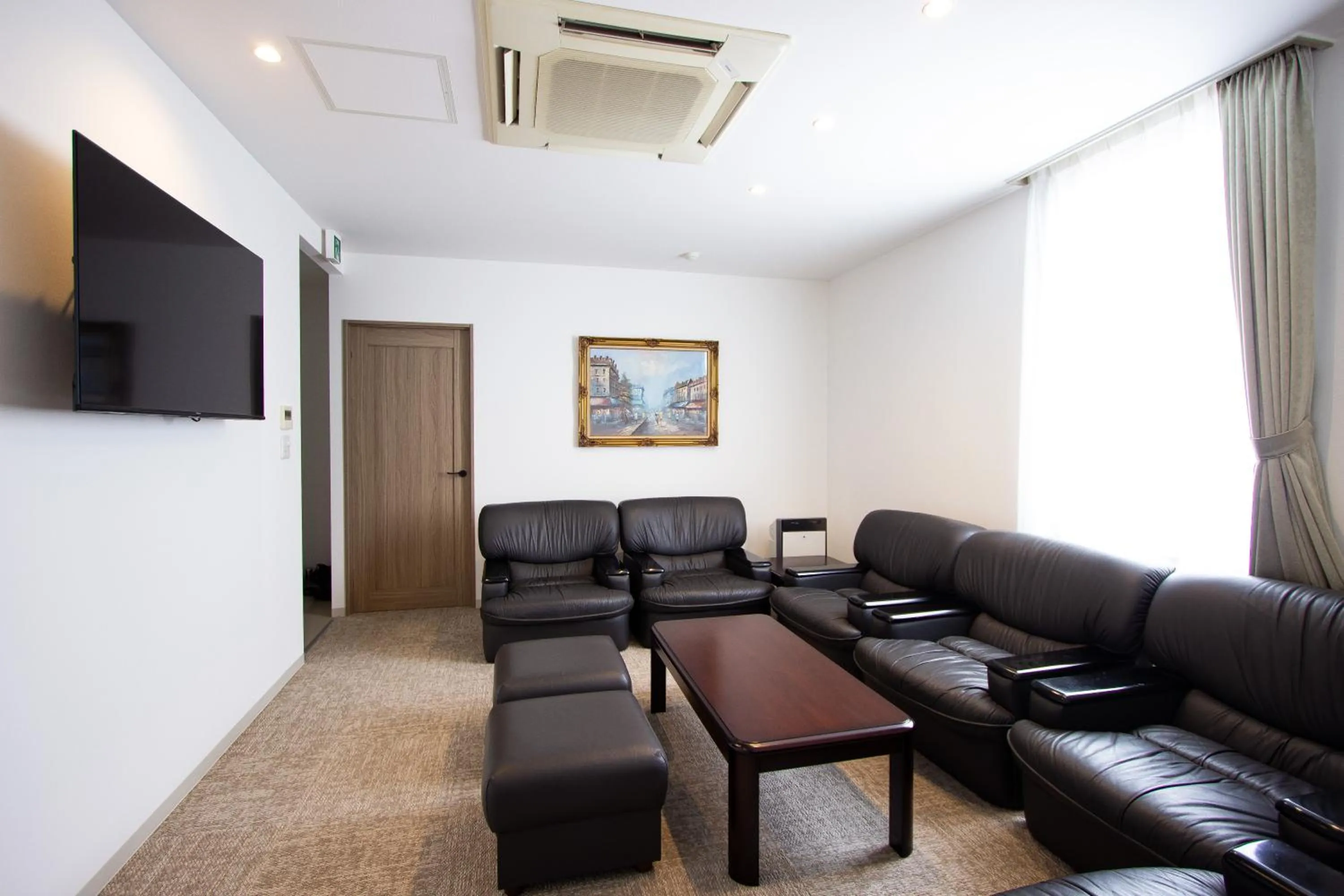 Photo of the whole room in HIRO BUILDING Apartment Stay