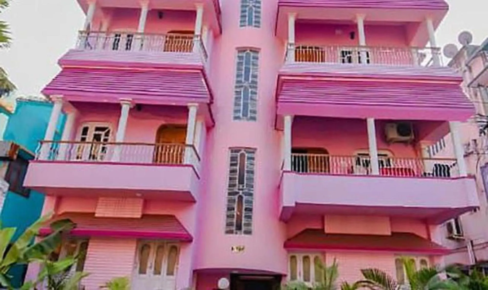 Facade/entrance in FabHotel Sonar Bangla