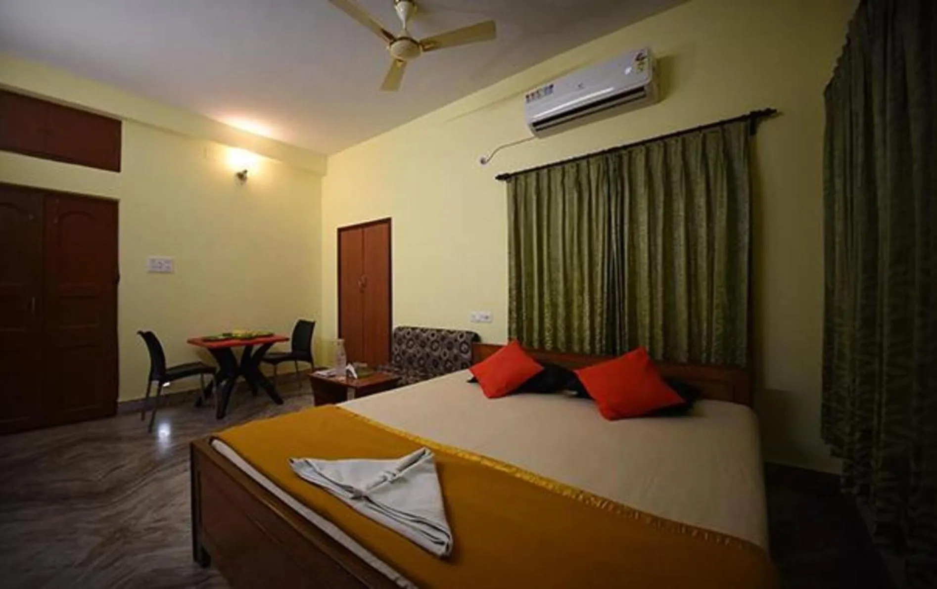 Bed in FabHotel Sonar Bangla