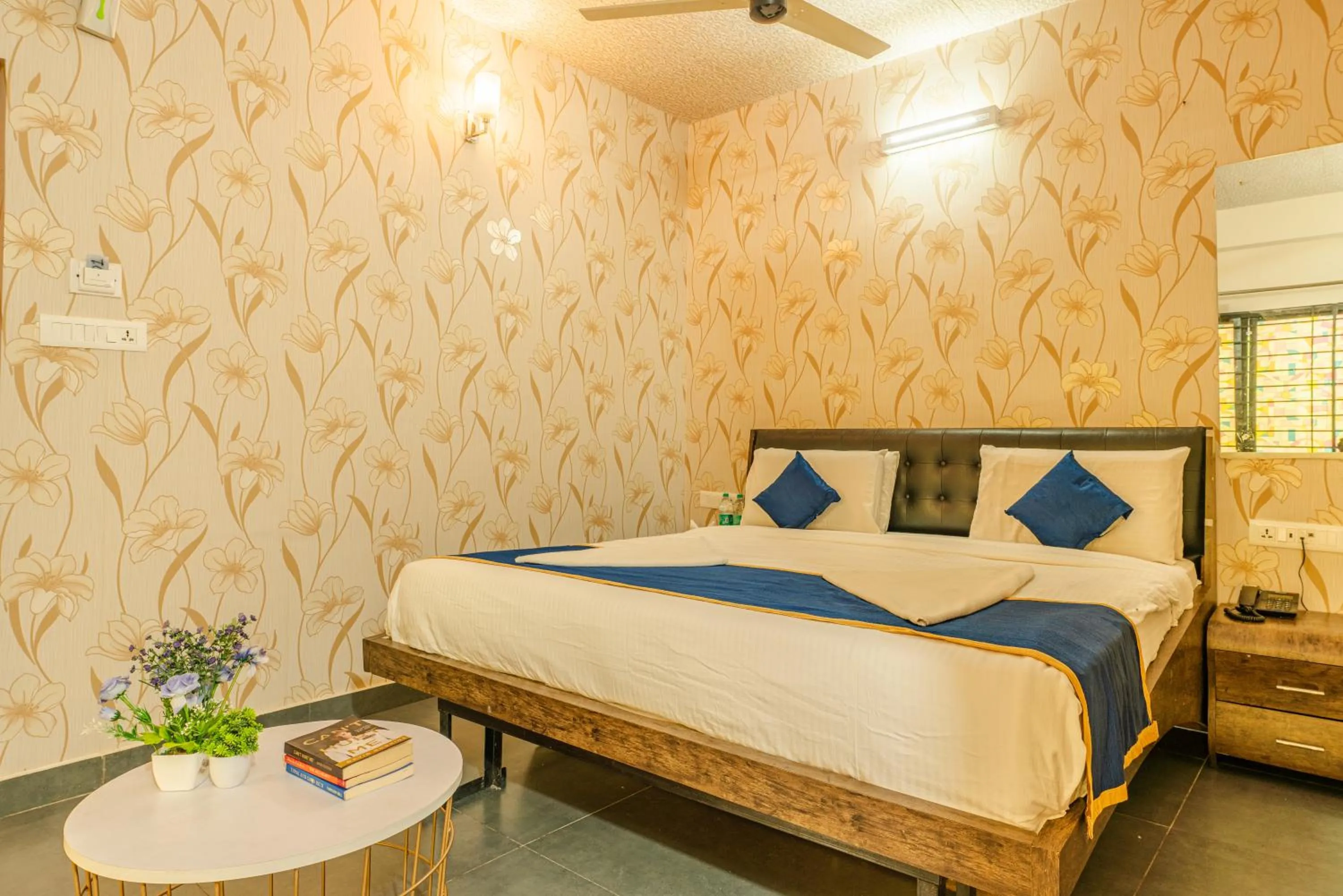 Photo of the whole room, Bed in Seasons Suites - JP Nagar