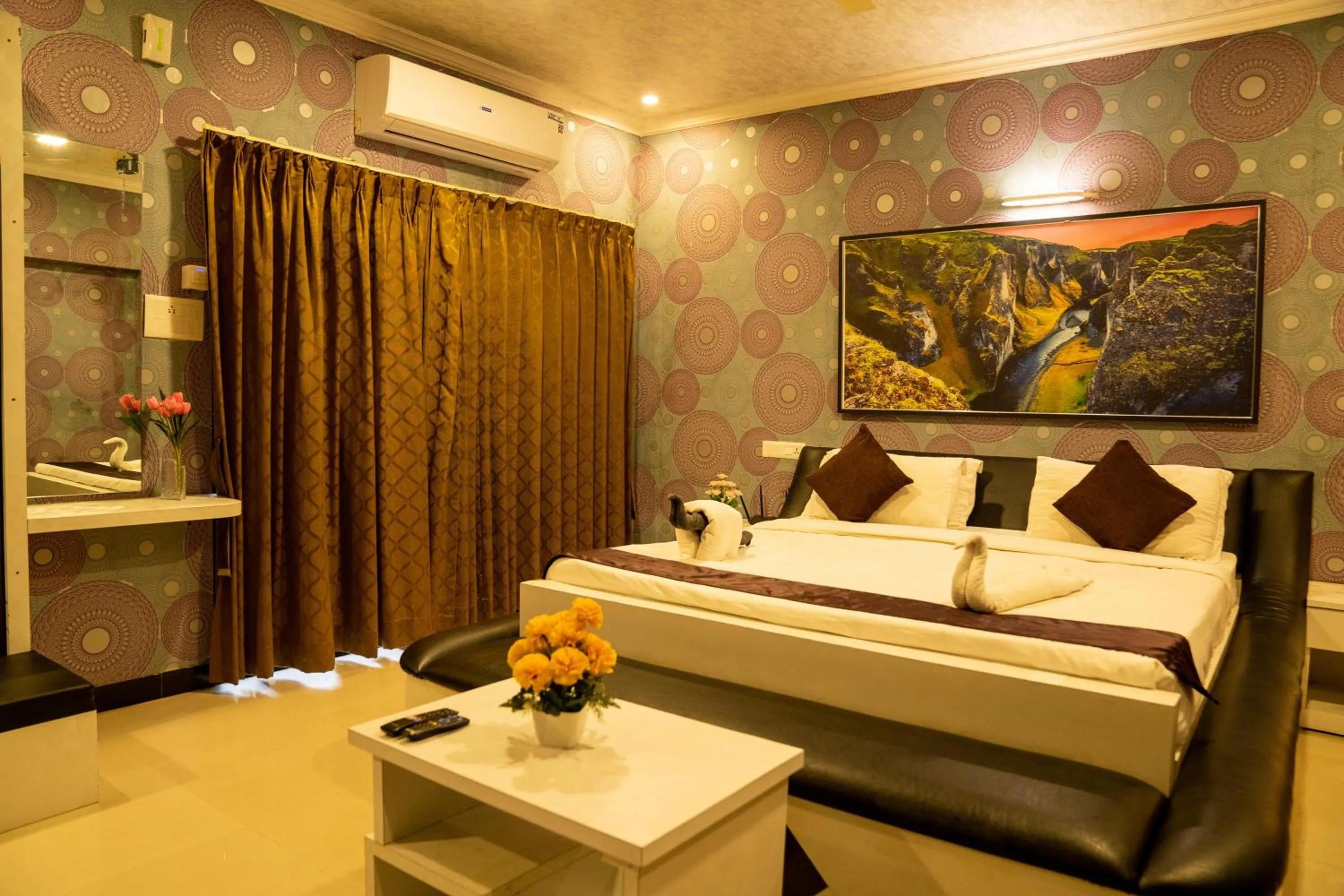 Seating area, Bed in Seasons Suites - JP Nagar
