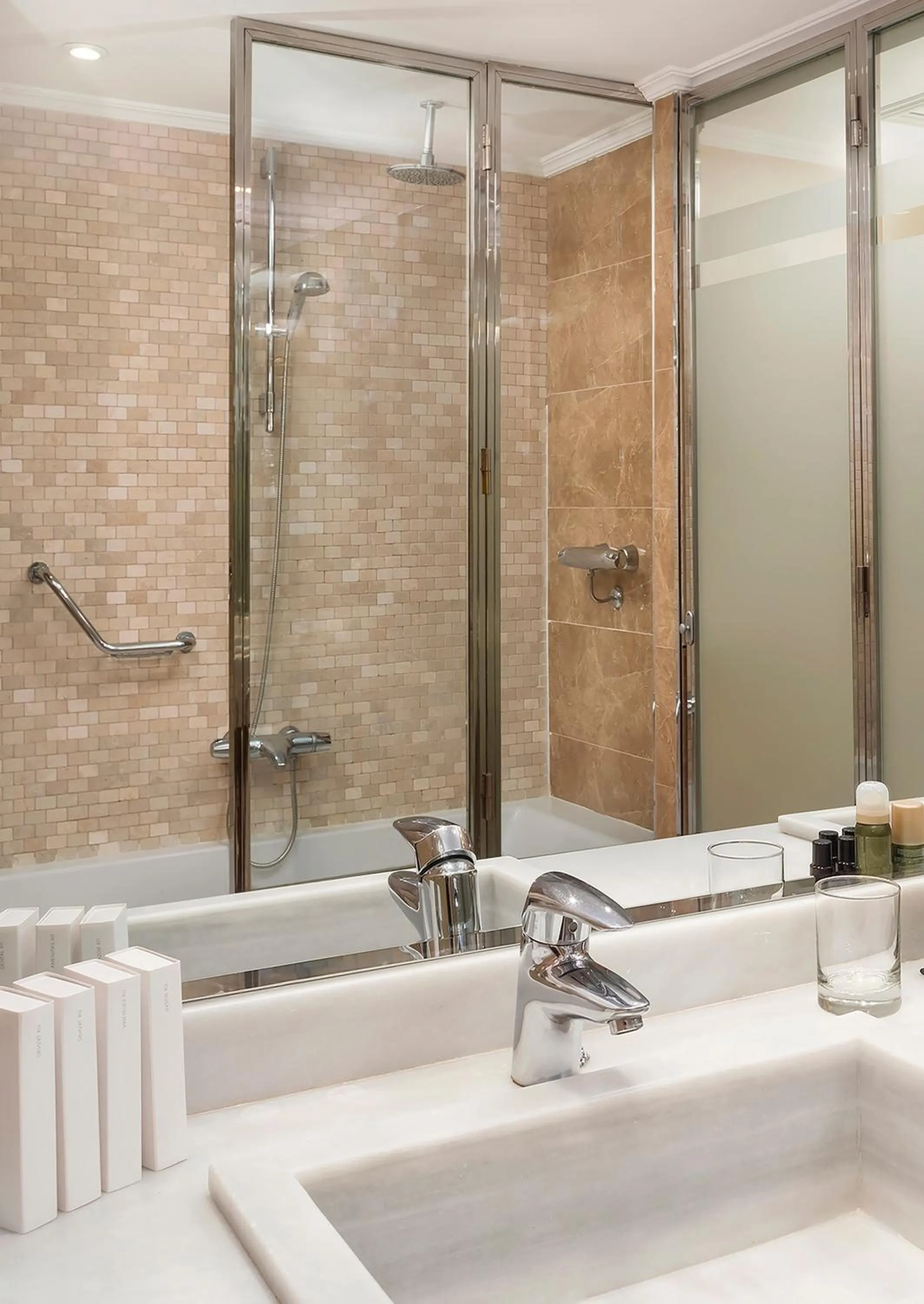 Bathroom in Melia Castilla