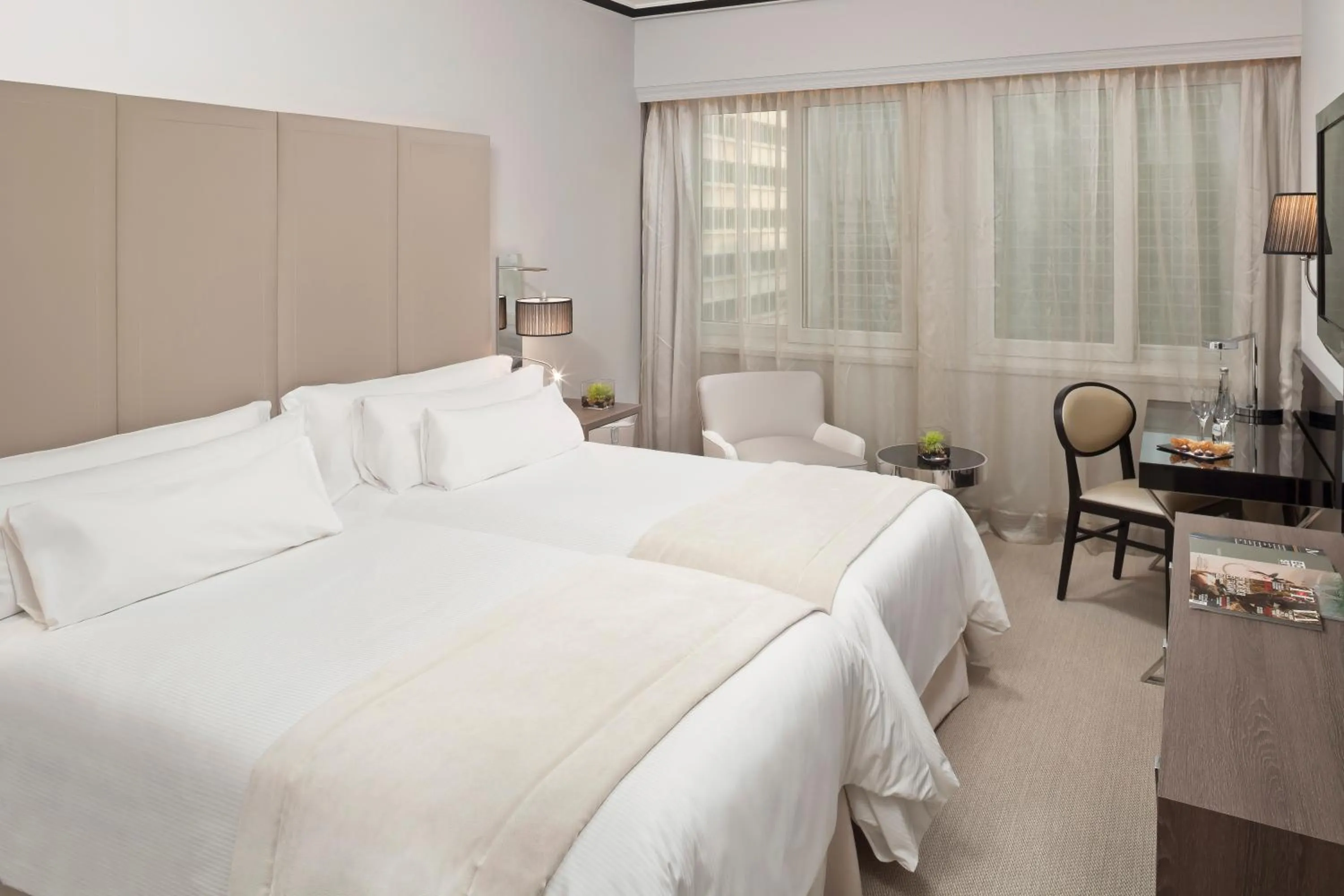 Bedroom, Bed in Melia Castilla