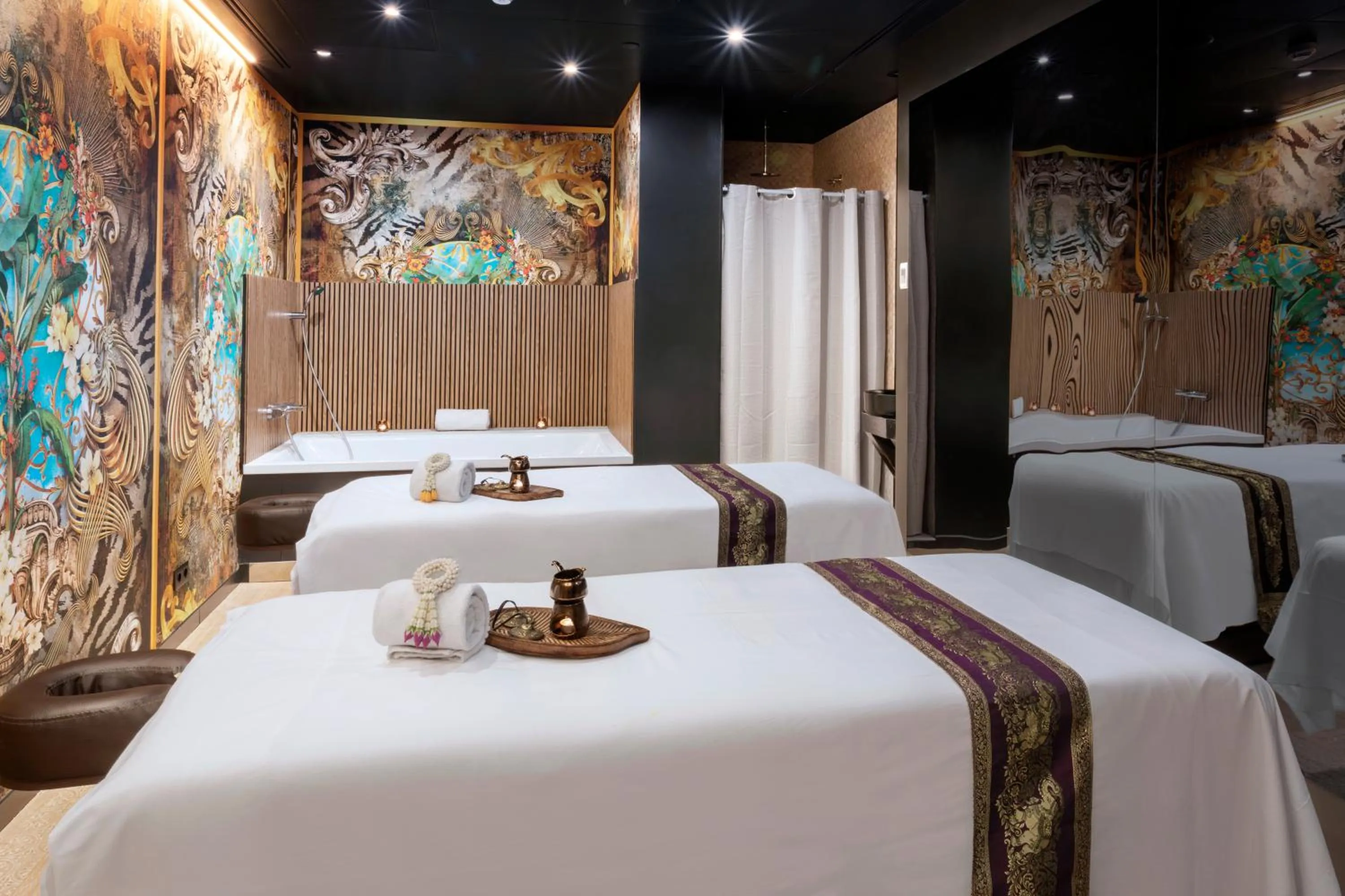 Massage, Bed in Melia Castilla
