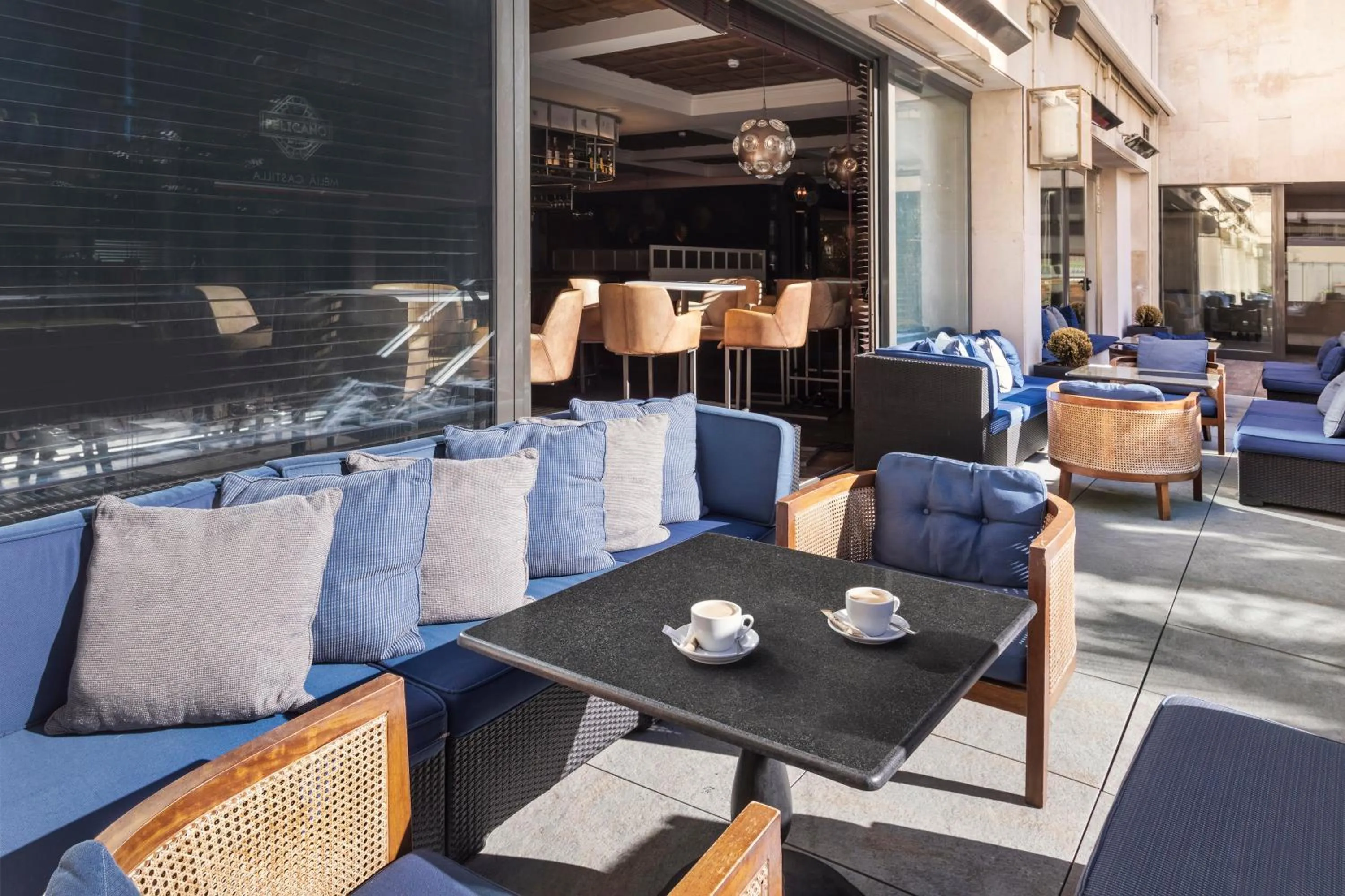 Restaurant/places to eat in Melia Castilla