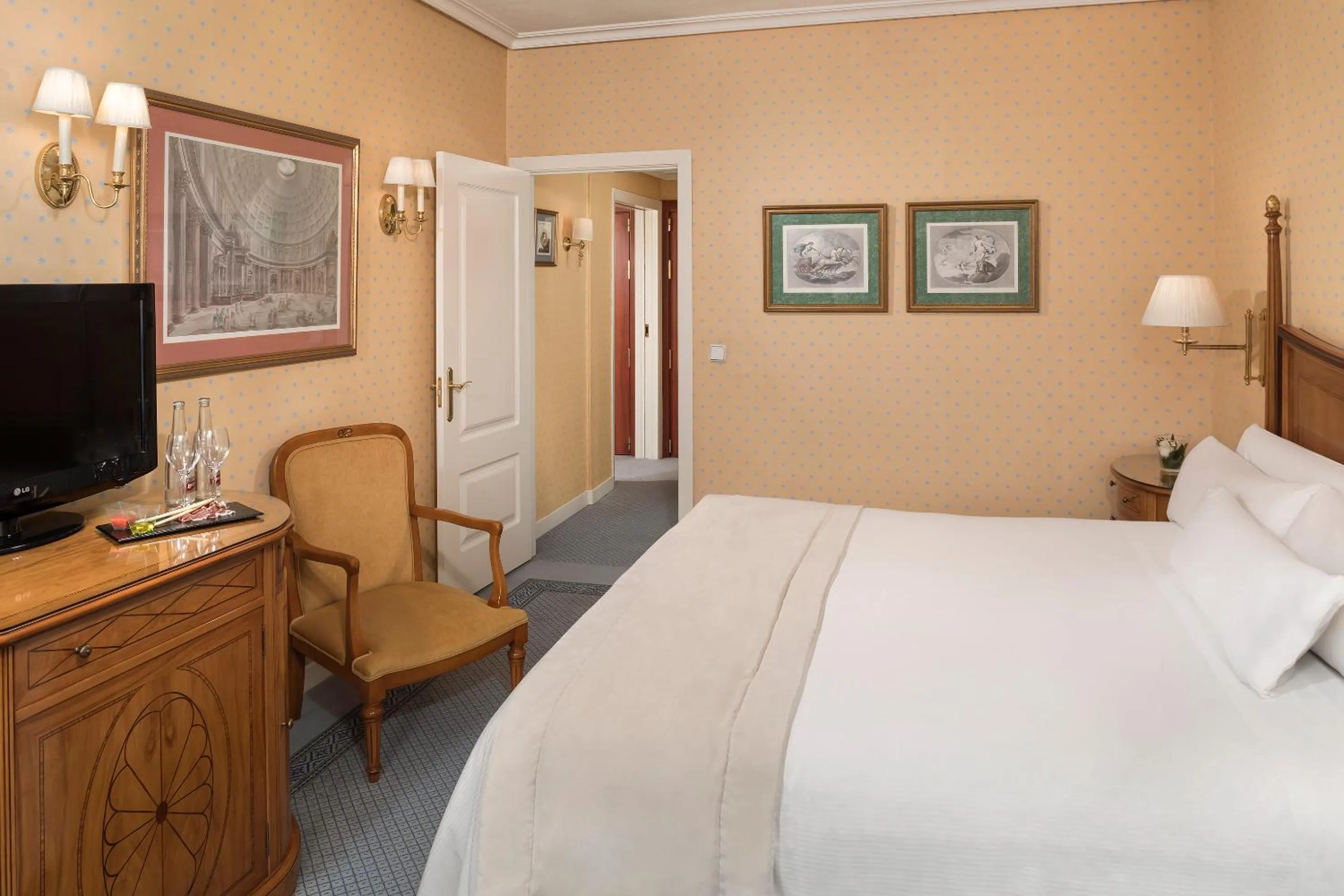 Bedroom, Bed in Melia Castilla