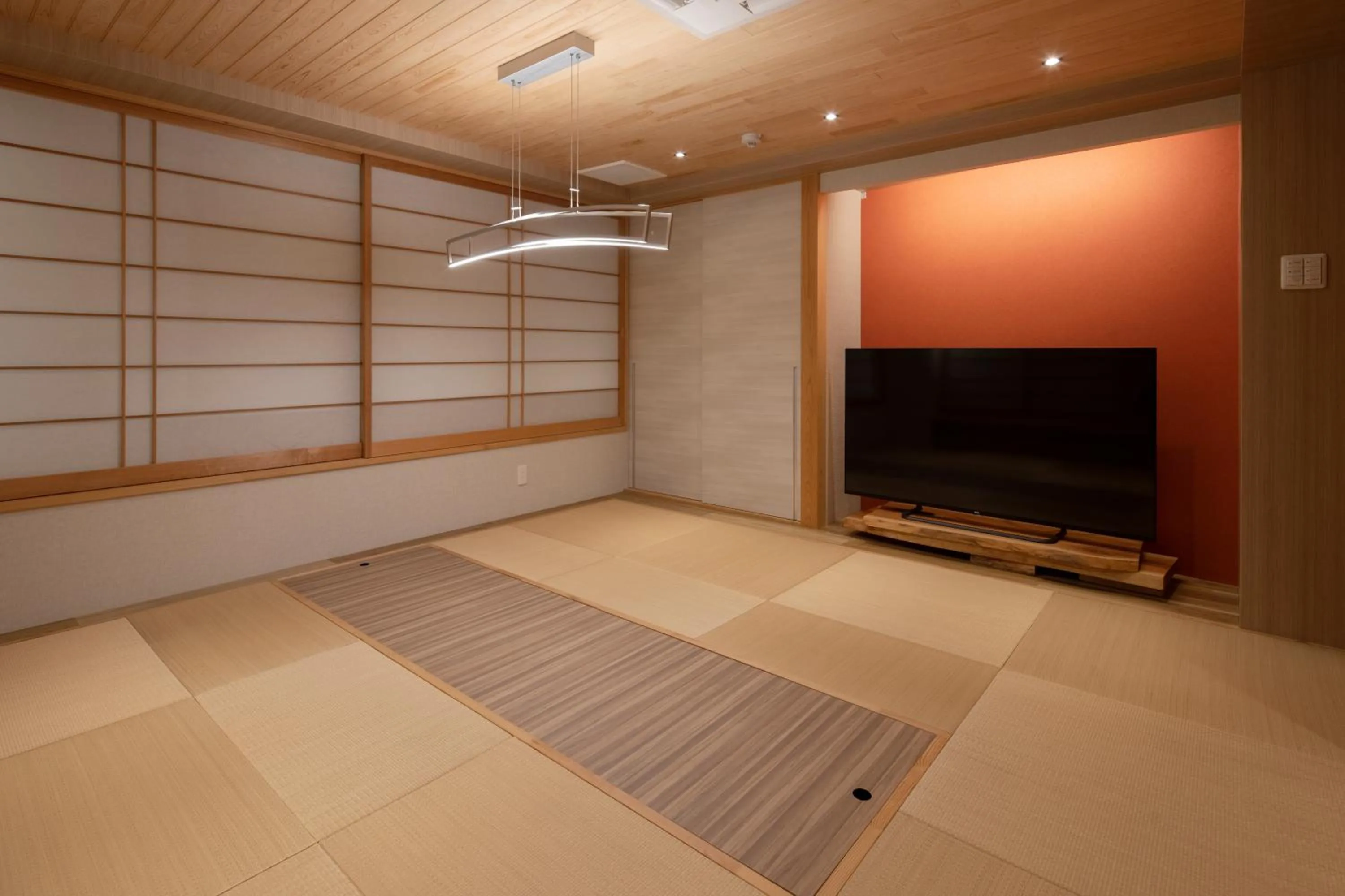 TV and multimedia in Mujurin