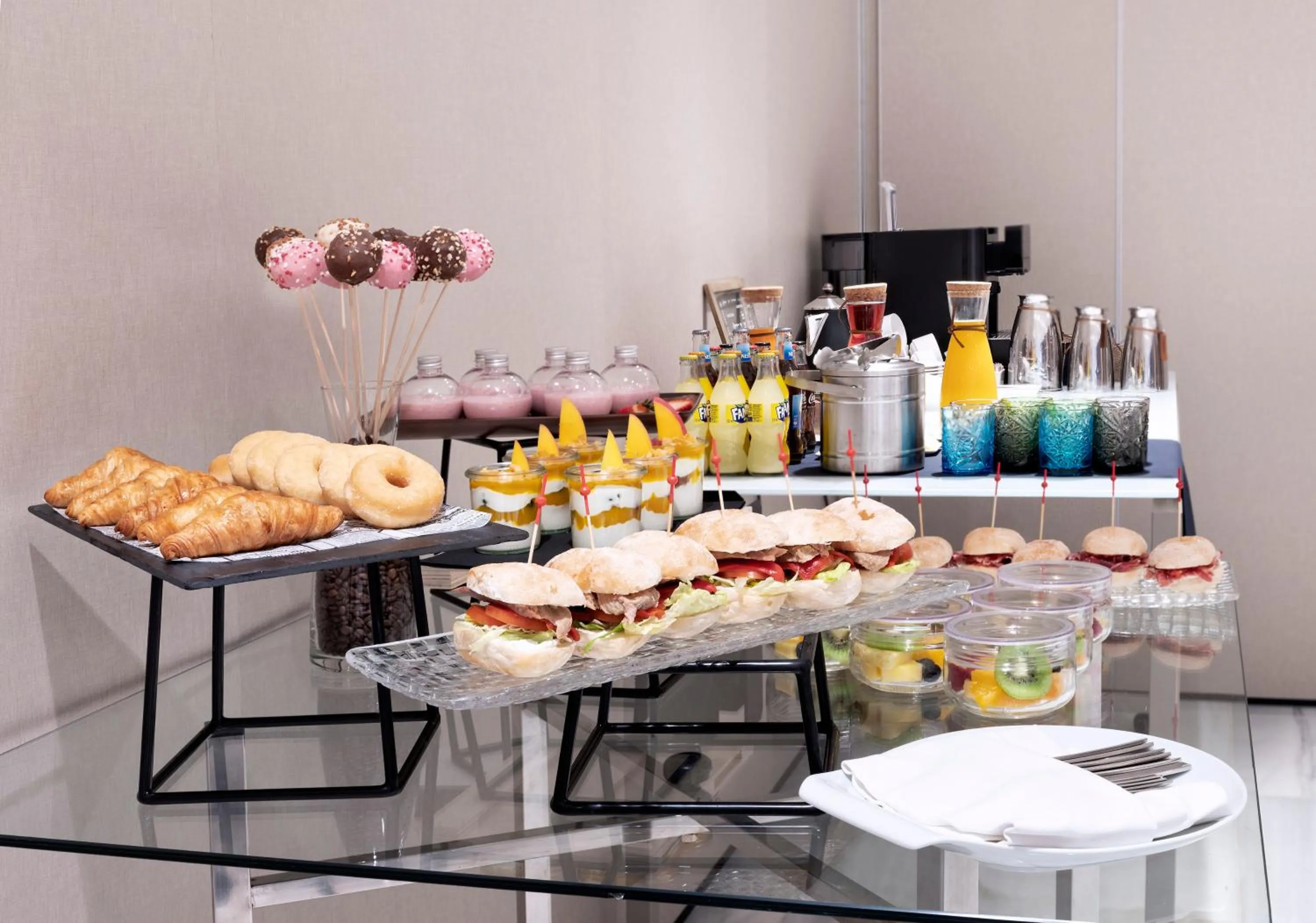 Food and drinks in Melia Sitges