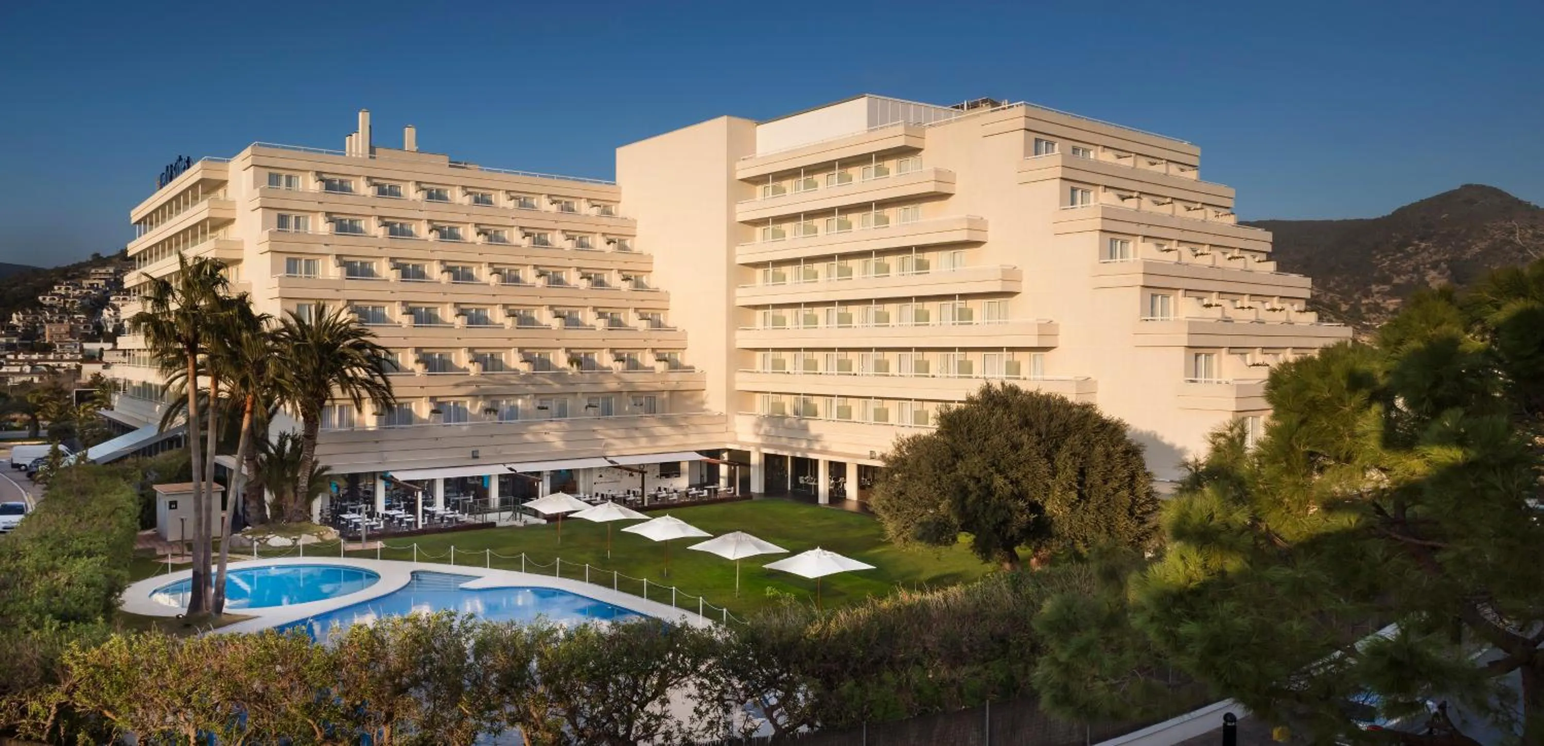 Property building in Melia Sitges
