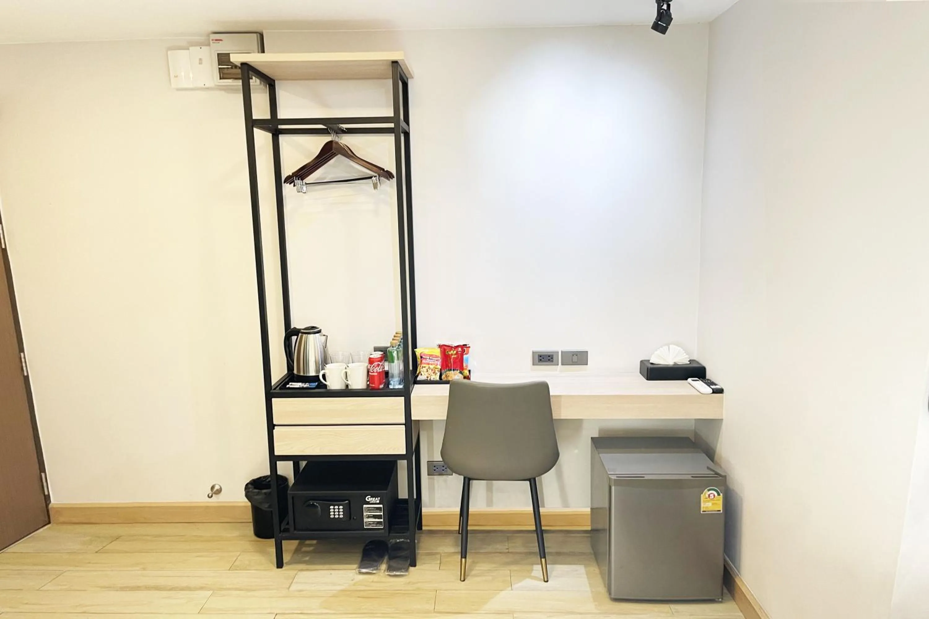 Seating area in City Park Hotel Bangkok Pratunam by PCL