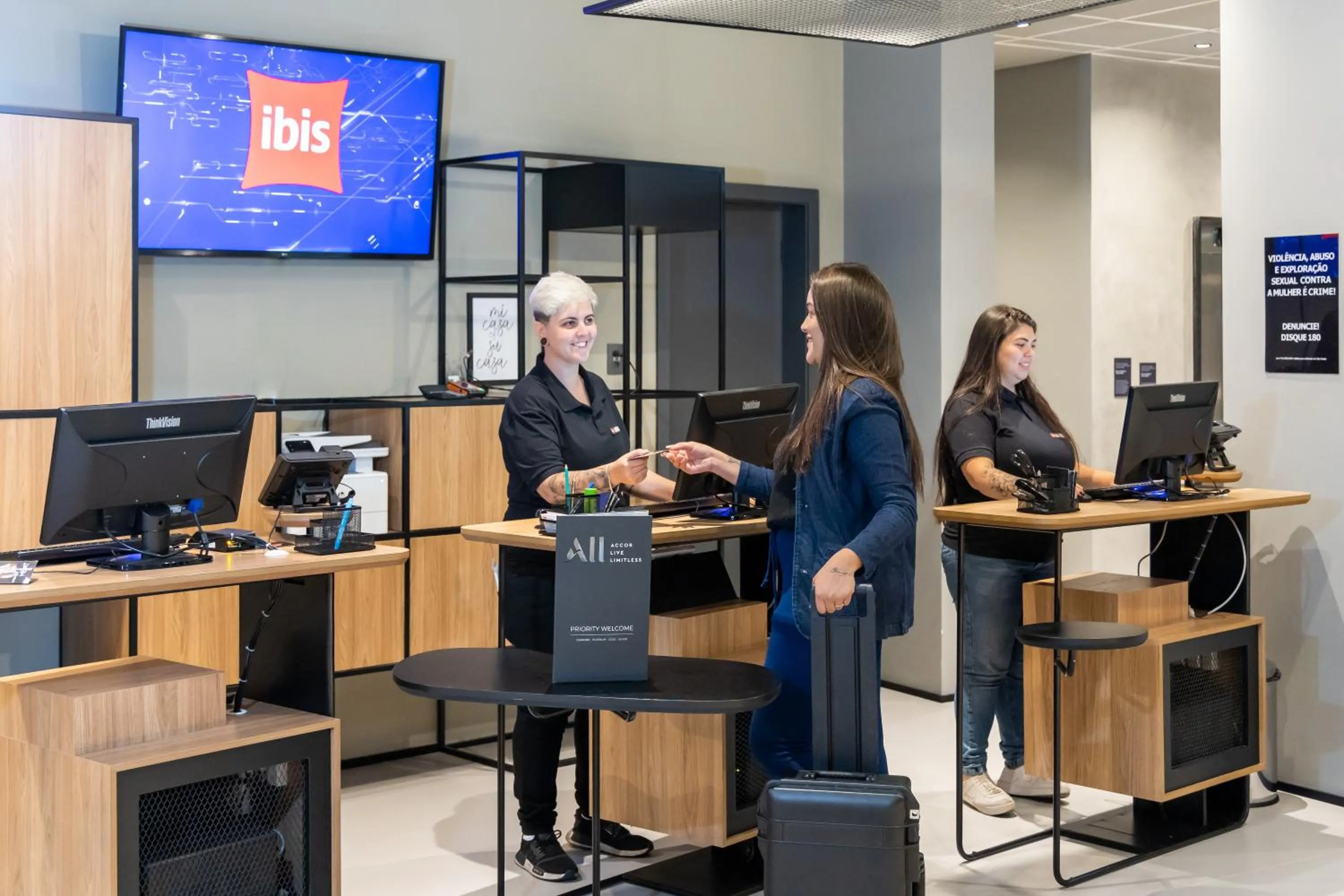 Lobby or reception in Ibis Aruja