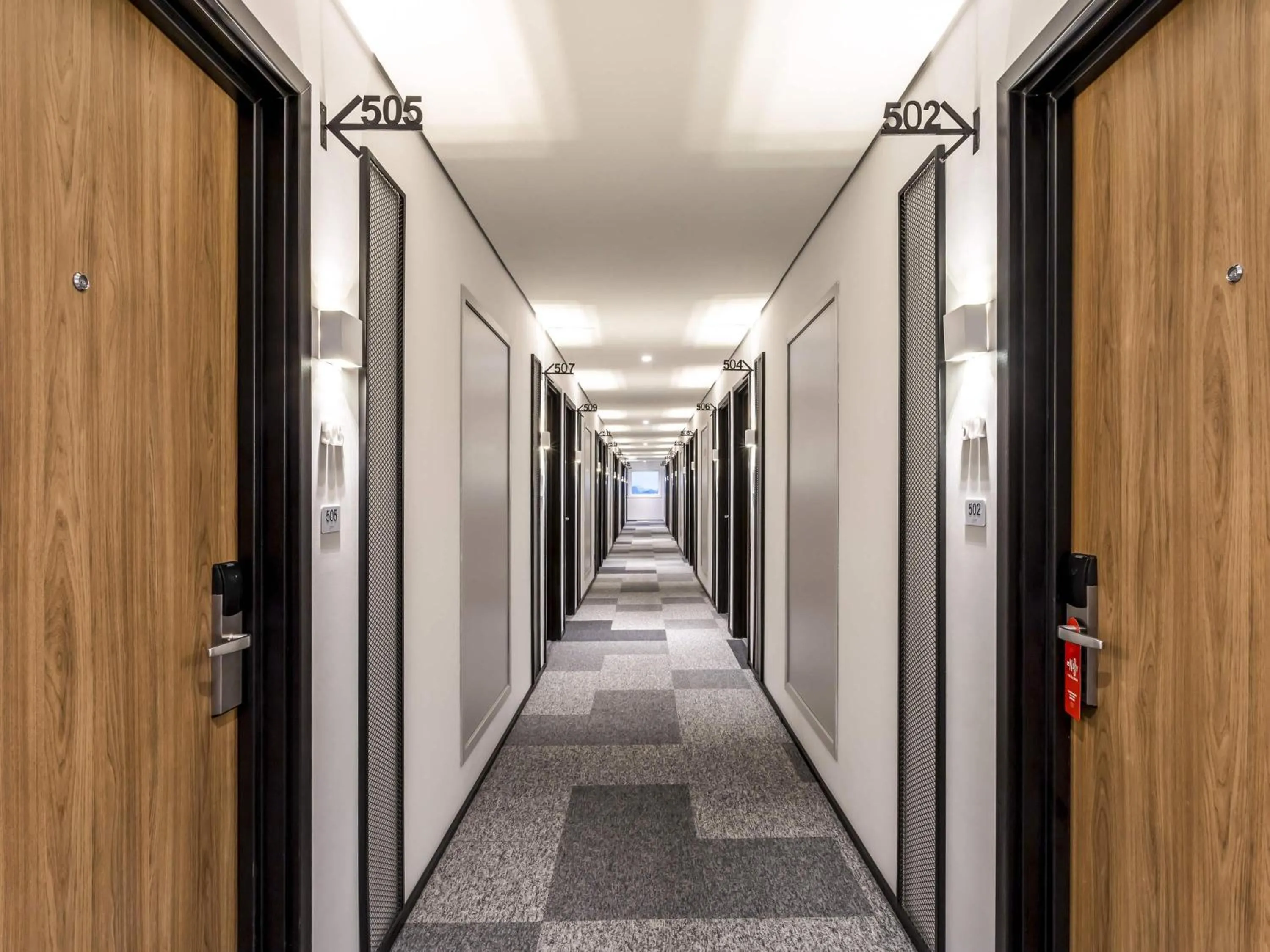 Bedroom in Ibis Aruja