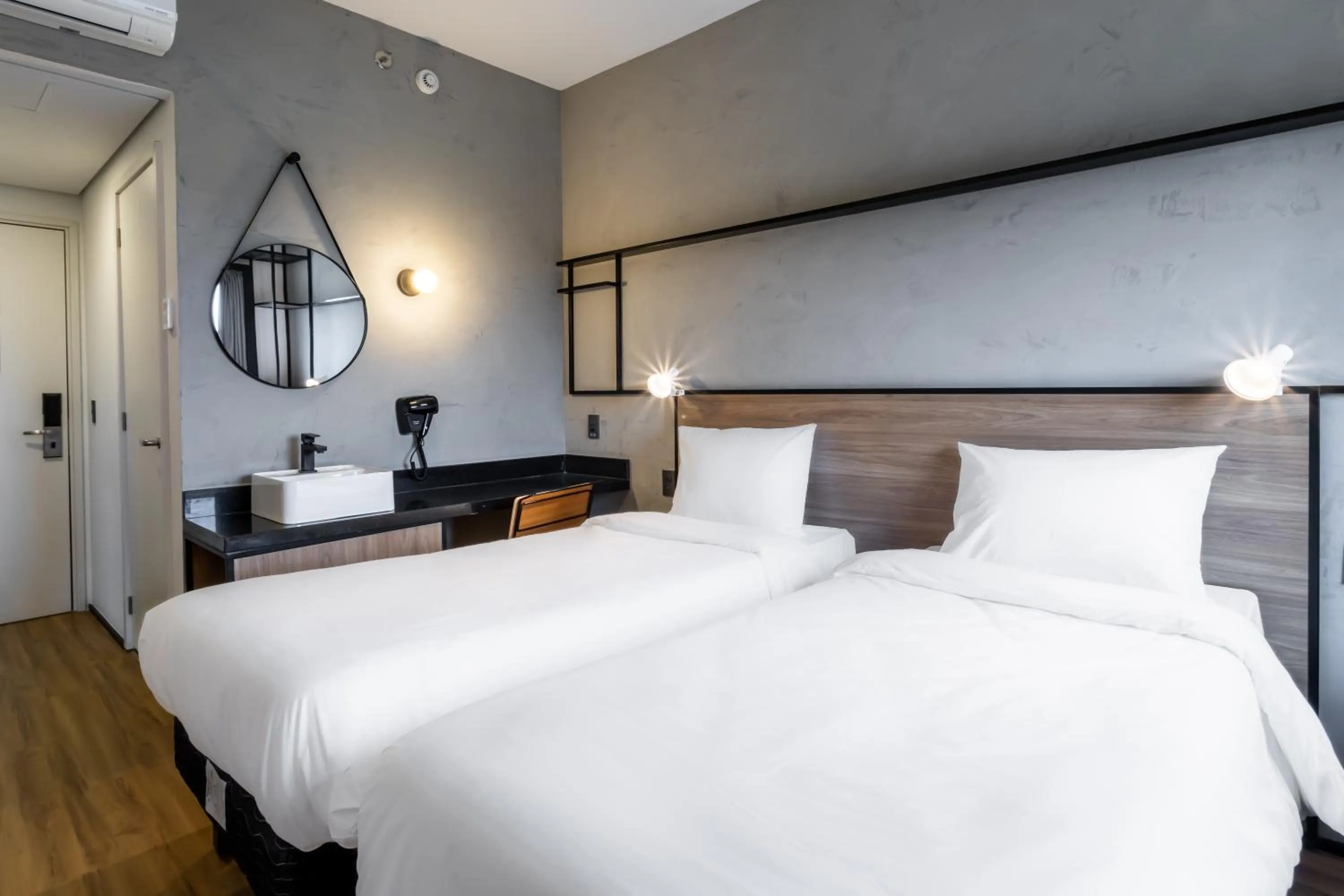 Photo of the whole room, Bed in Ibis Aruja