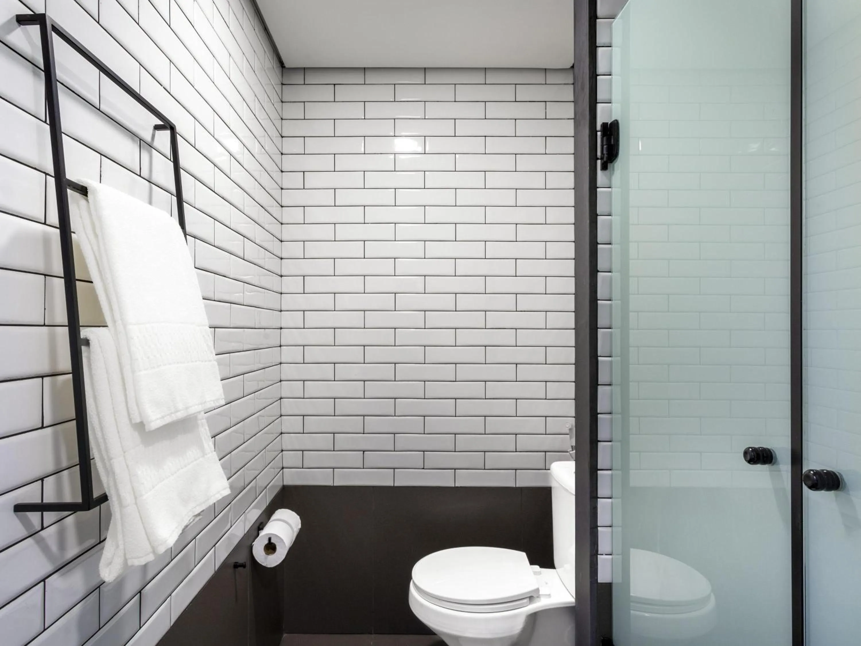 Bedroom in Ibis Aruja