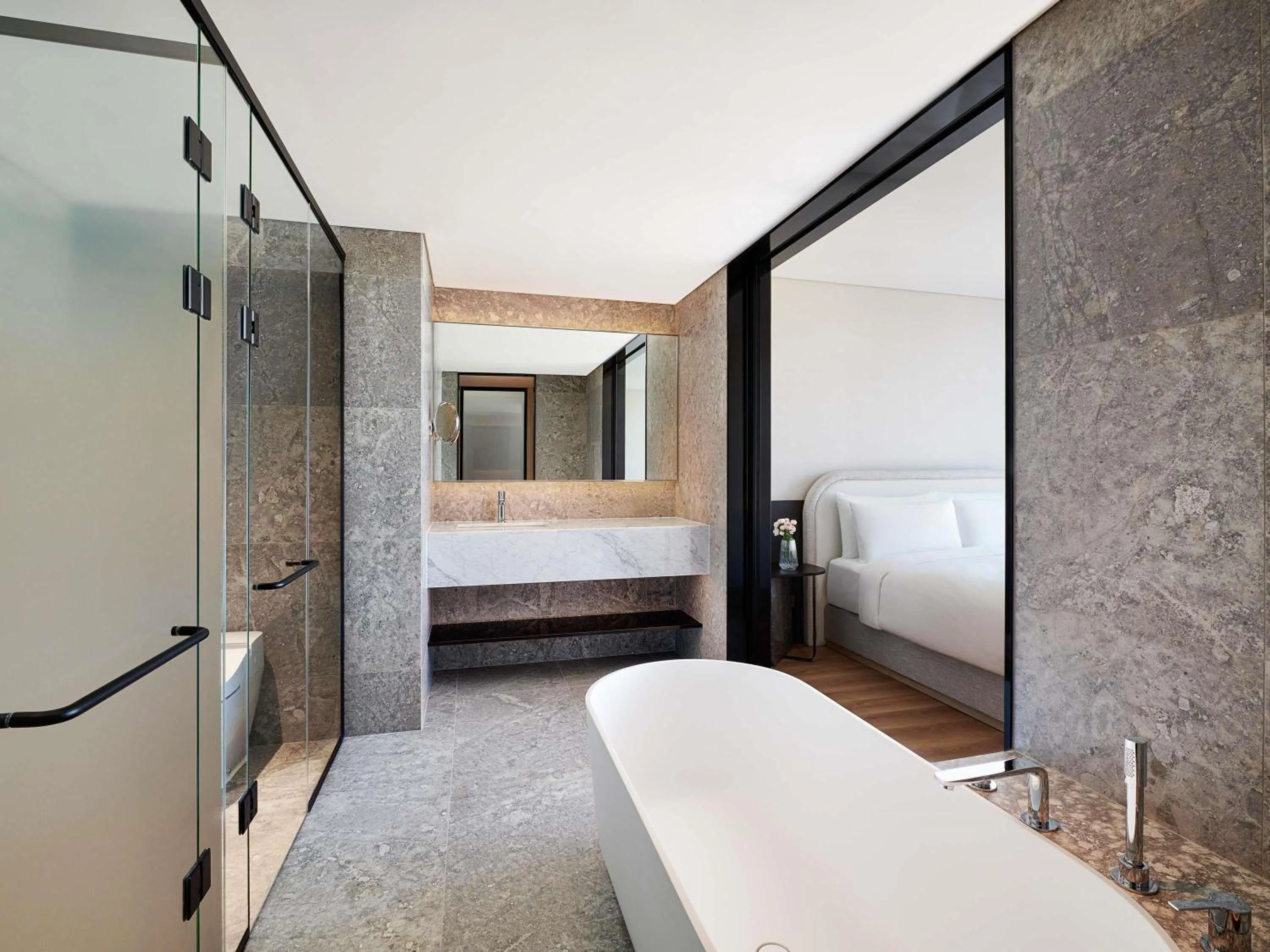 Bedroom, Bed in Naru Ambassador Hotel Seoul - MGallery Collection