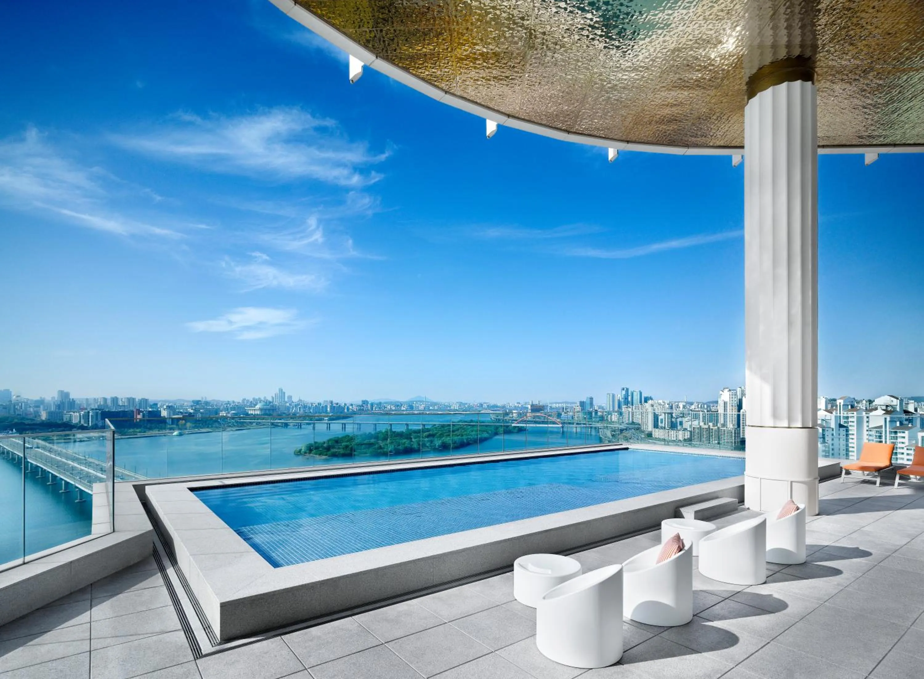 Swimming pool in Naru Ambassador Hotel Seoul - MGallery Collection