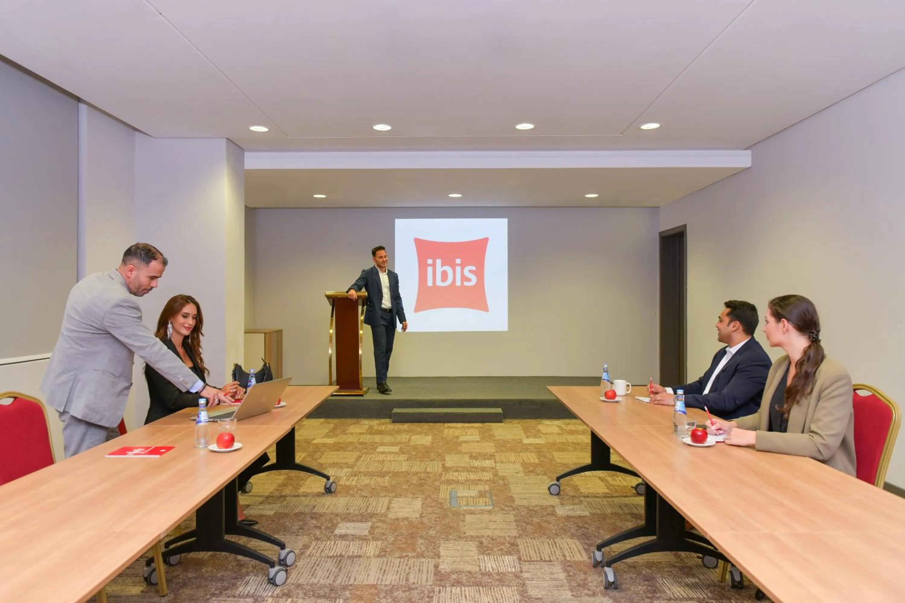 Meeting/conference room in ibis Doha