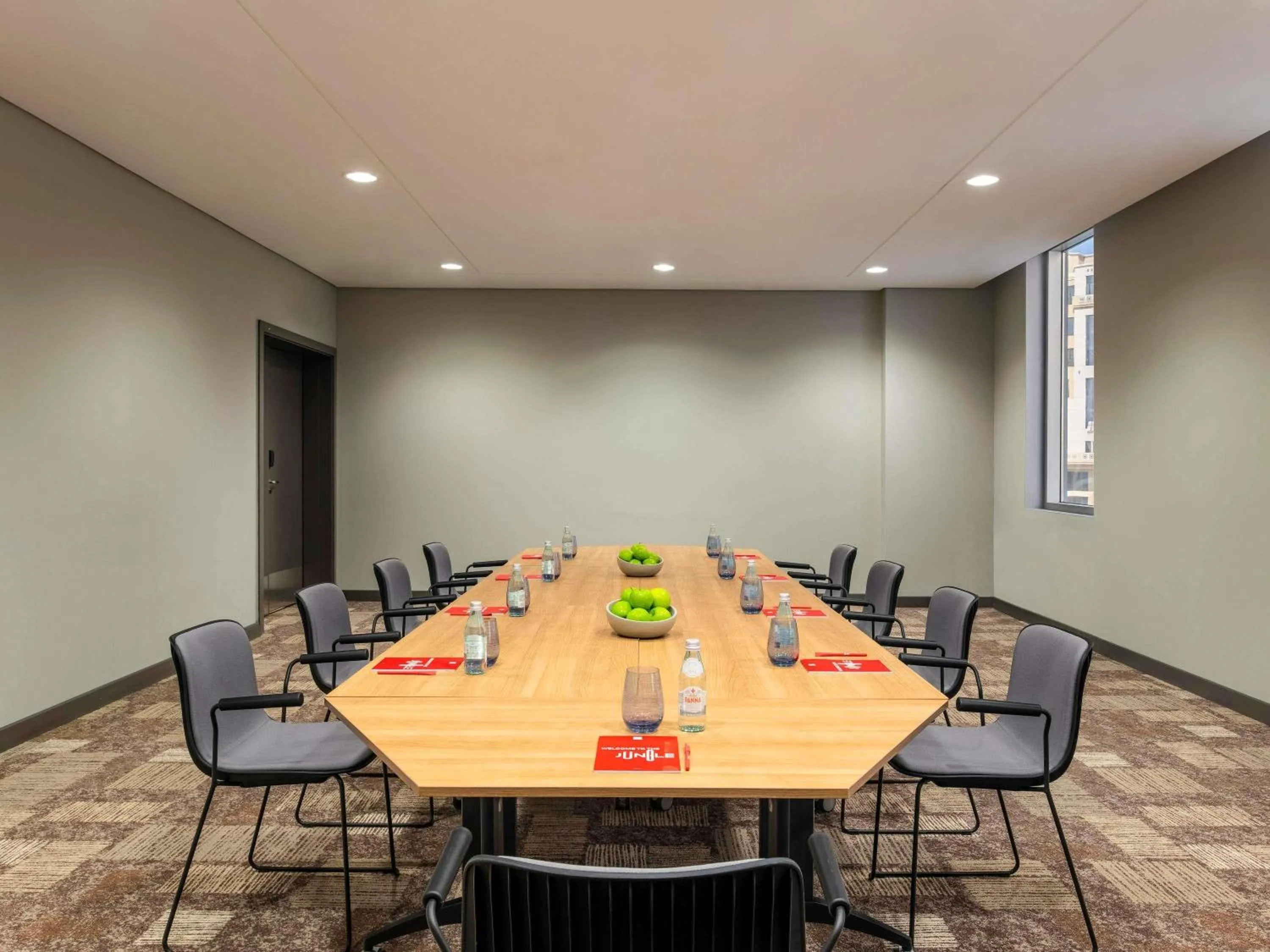 Meeting/conference room in ibis Doha