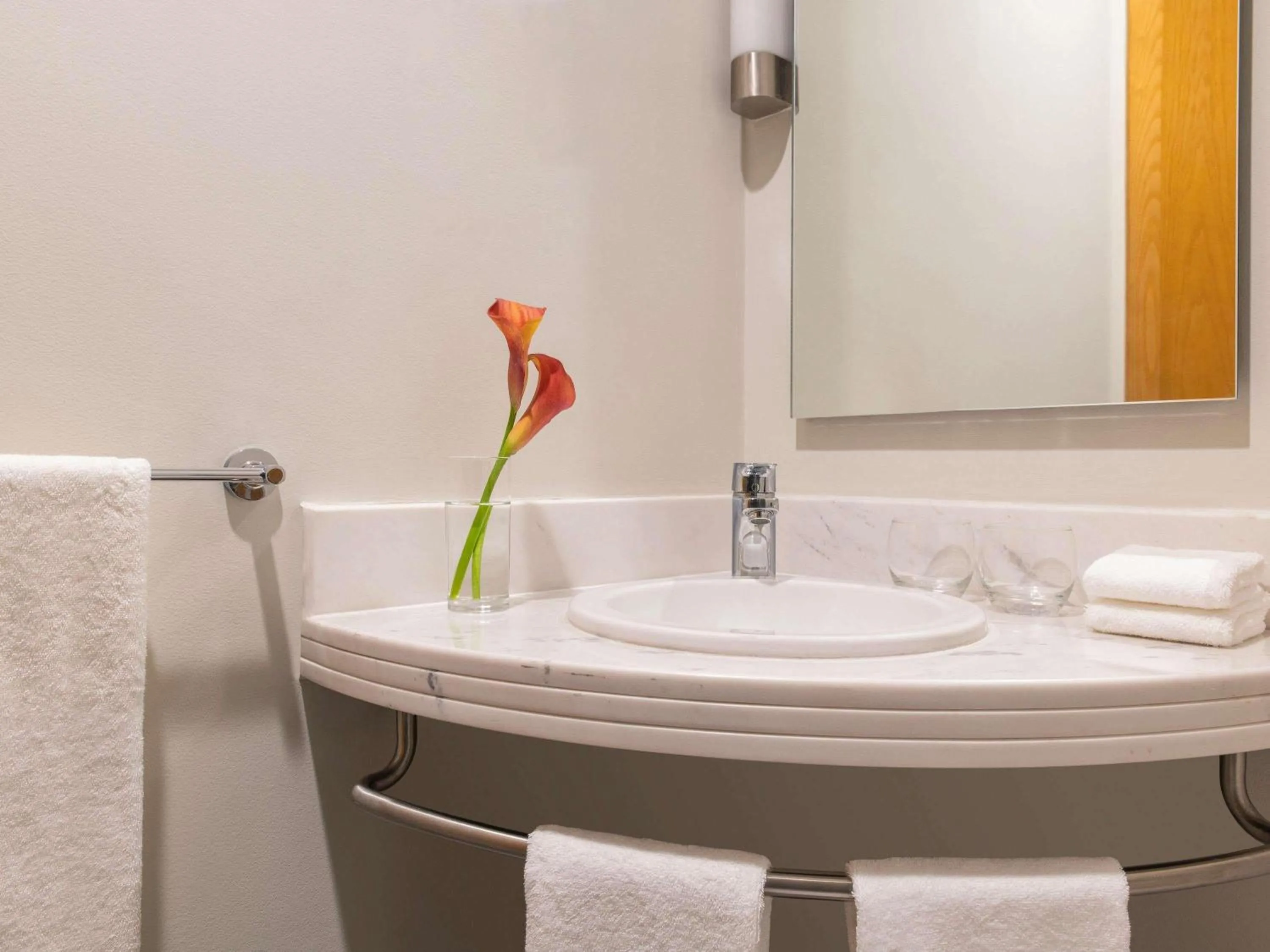 Bedroom in ibis Doha