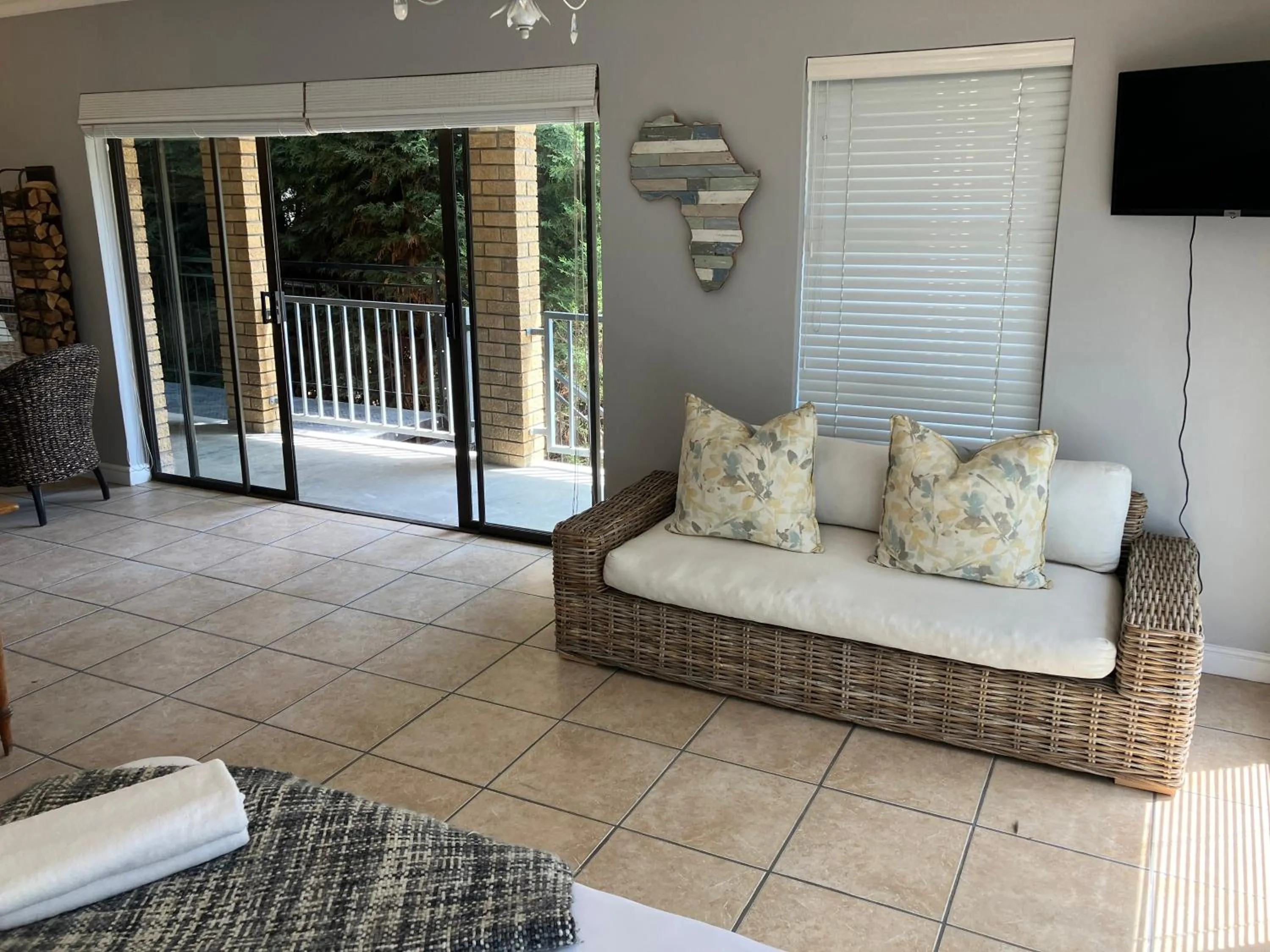 One-Bedroom Apartment in UpperRoom Ceres -Indoor Braai