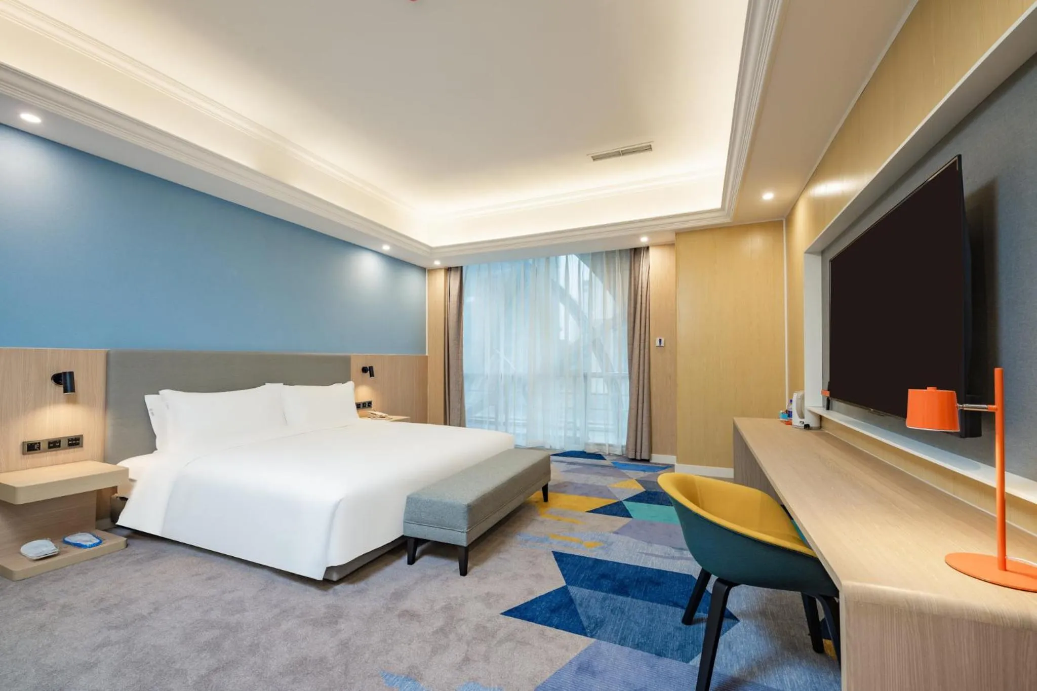 Photo of the whole room, Bed in Holiday Inn Express Chengdu Tianfu Square by IHG - Chunxi Road and Kuanzhai Alley