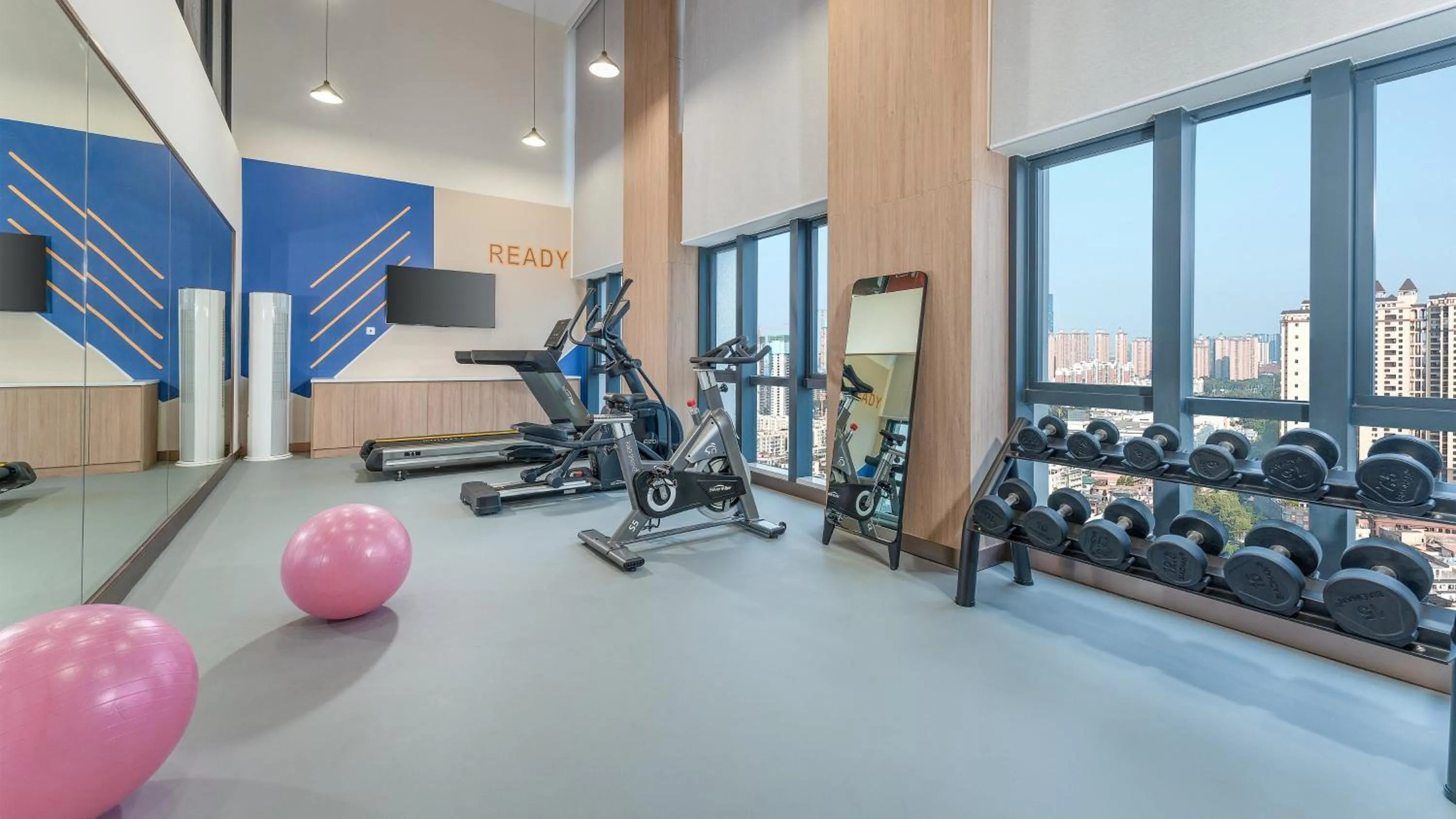 Fitness centre/facilities in Holiday Inn Express Shunde Daliang by IHG