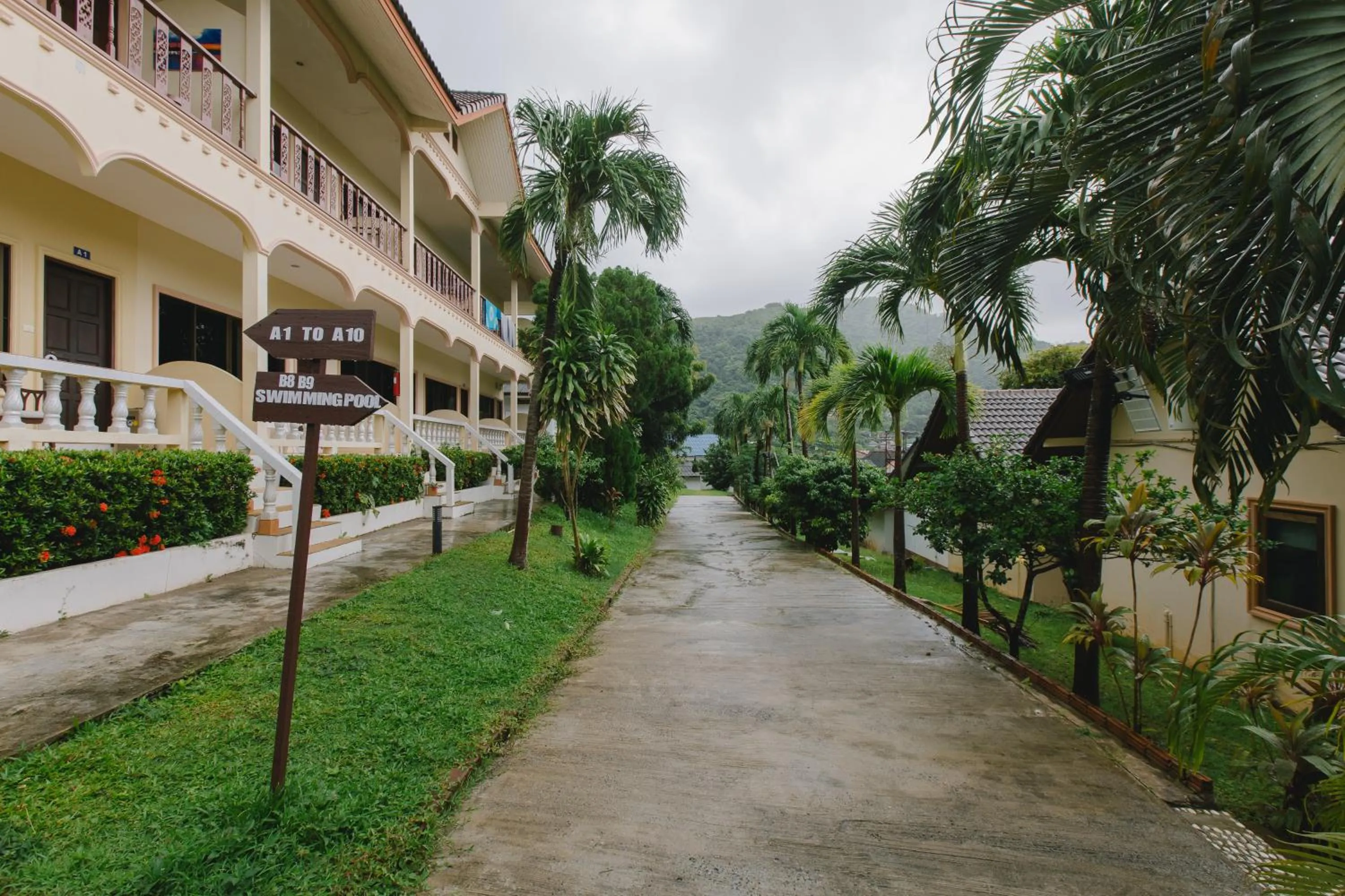Garden view in Kataonsea bungalows